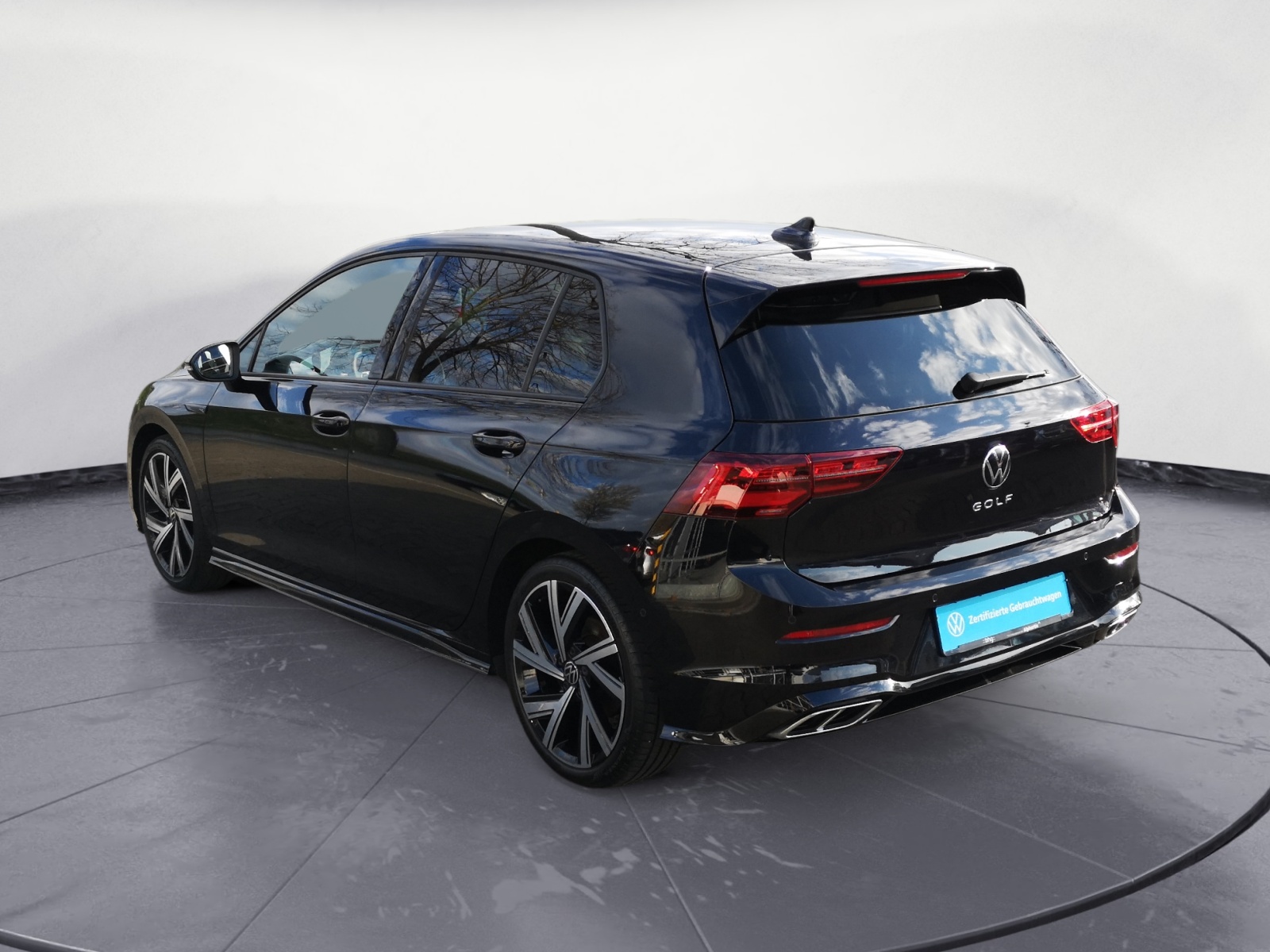Volkswagen - Golf 1.5 eTSI R-Line DSG