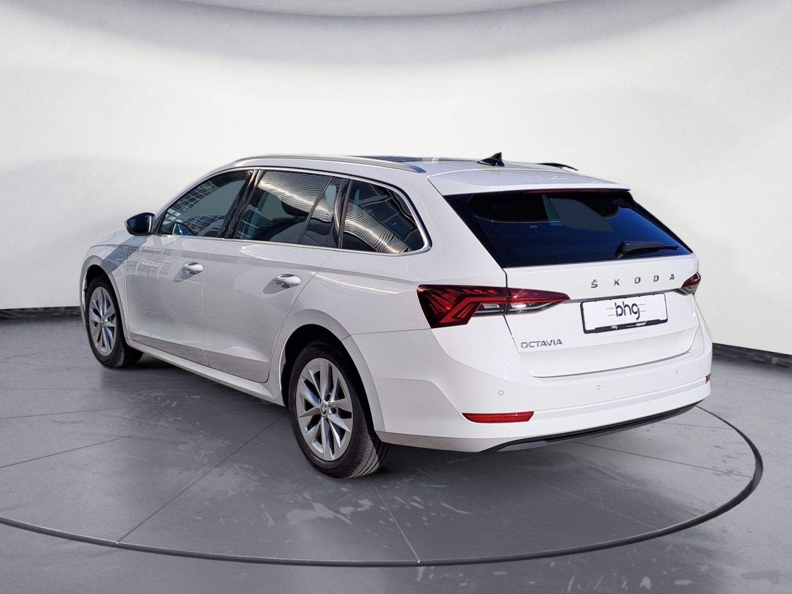 Skoda - Octavia Combi 2.0 TDI DSG Style