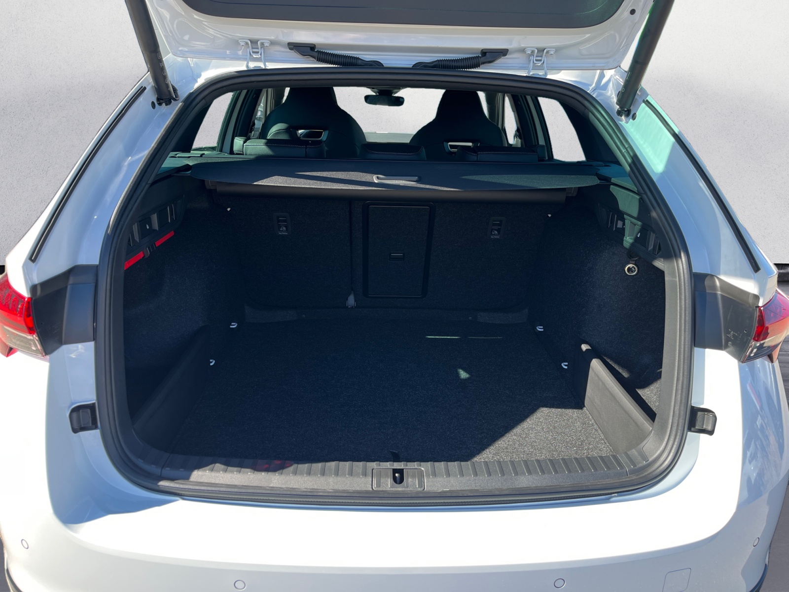 Skoda - Octavia Combi Sportline 2,0 TSI 7-Gang-DSG 4x4