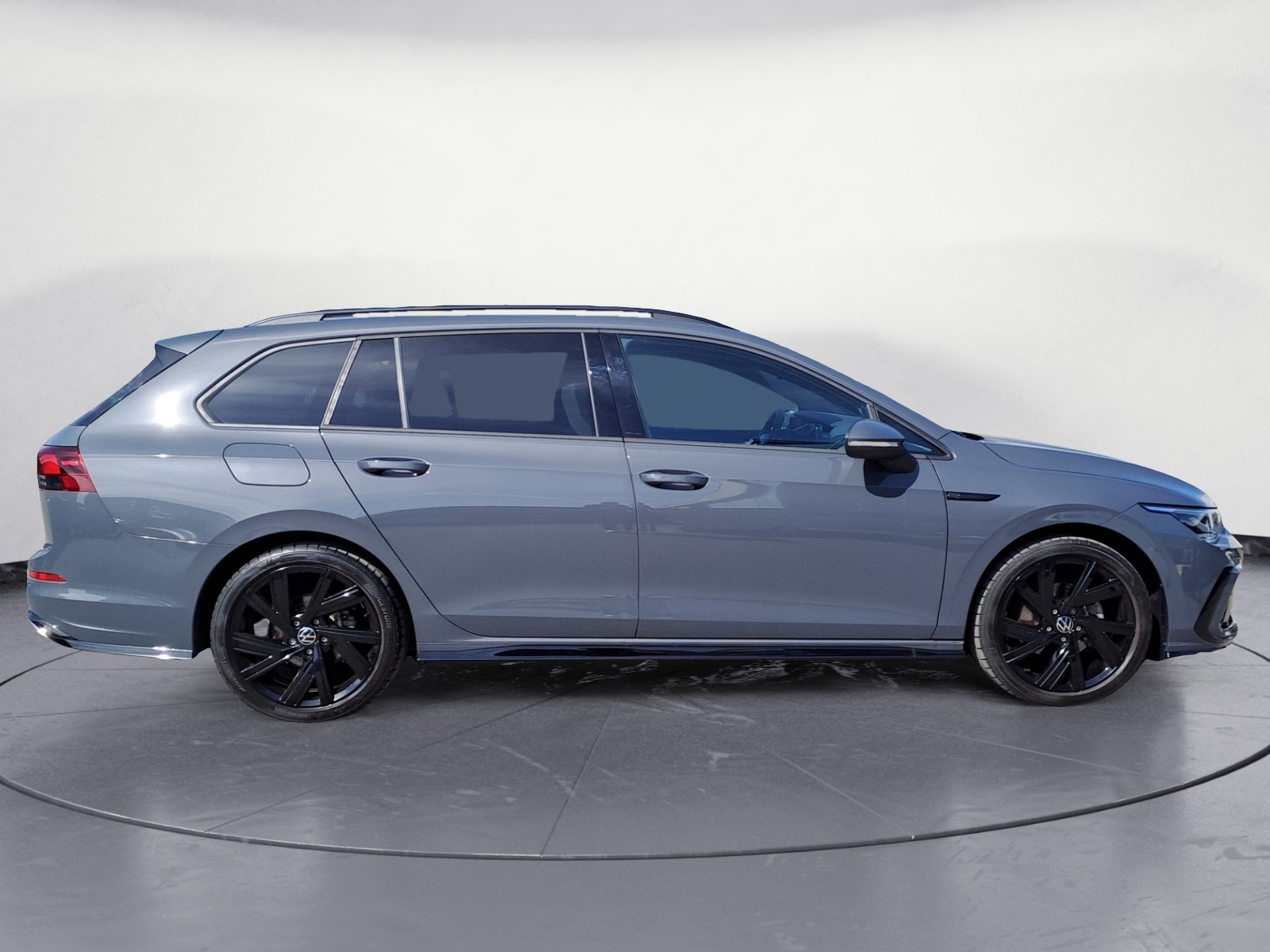 Volkswagen - Golf Variant 1.5 eTSI OPF DSG R-Line