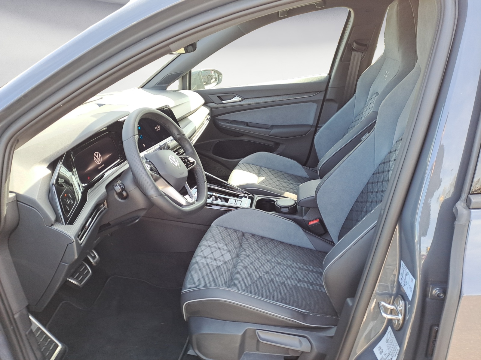 Volkswagen - Golf Variant 1.5 eTSI OPF DSG R-Line