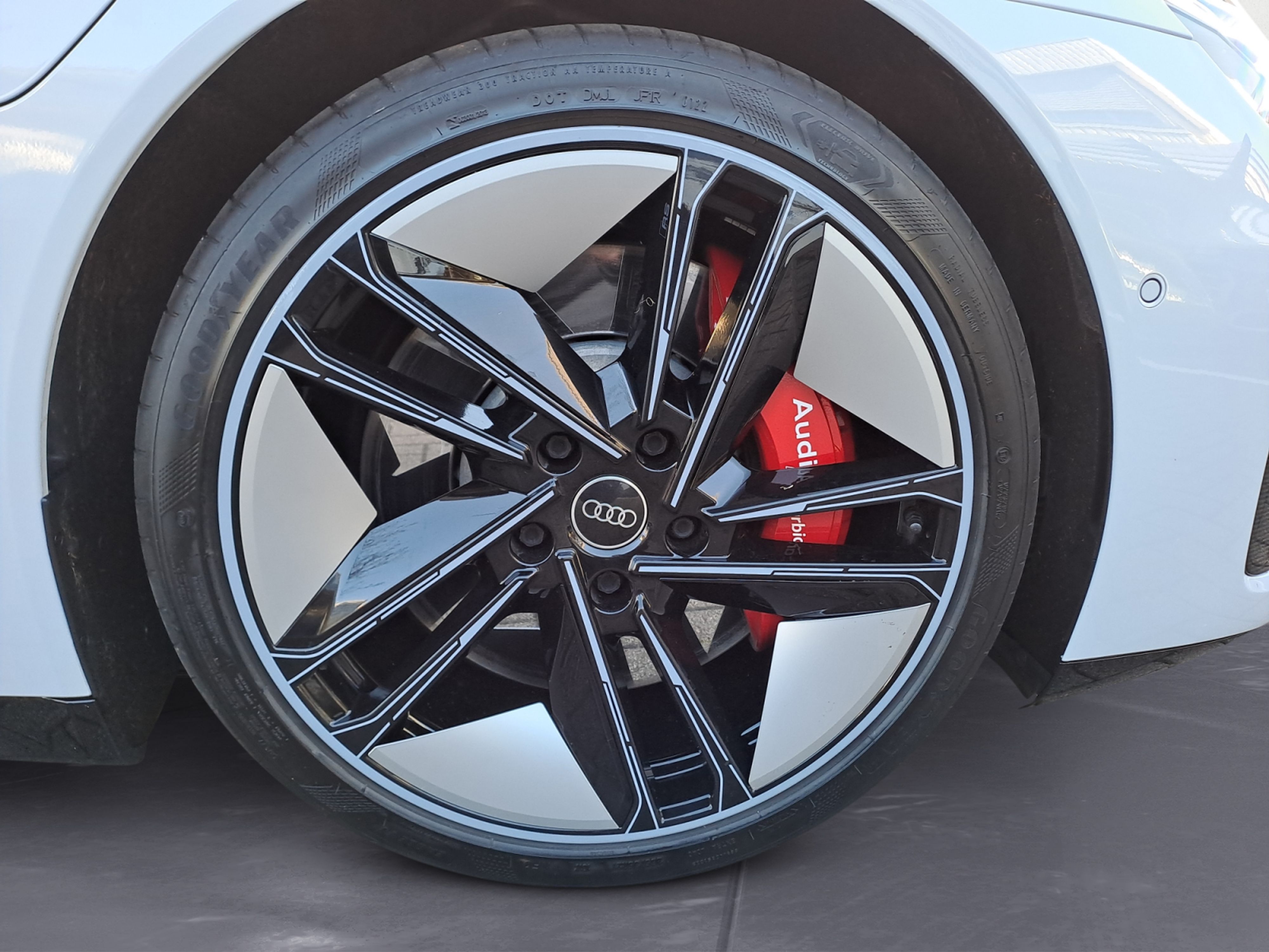Audi - RS e-tron GT quattro