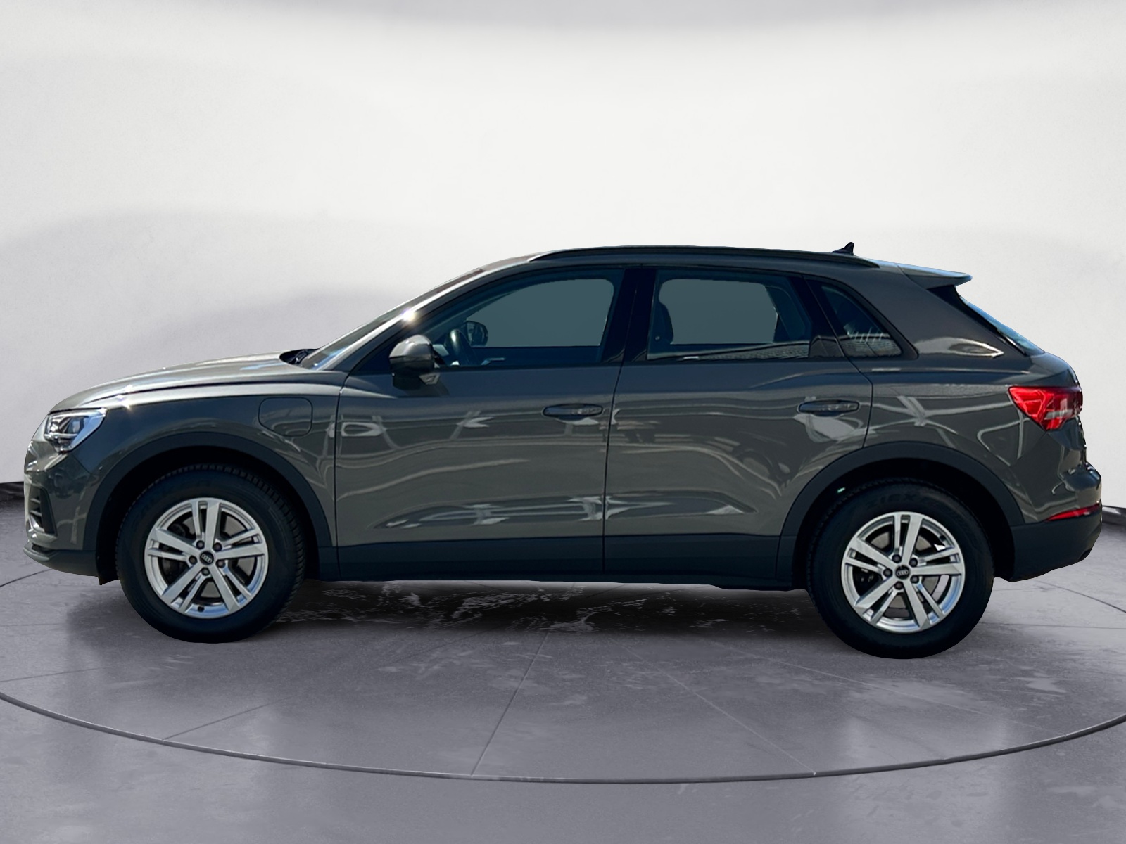 Audi - Q3 45 TFSIe S tronic