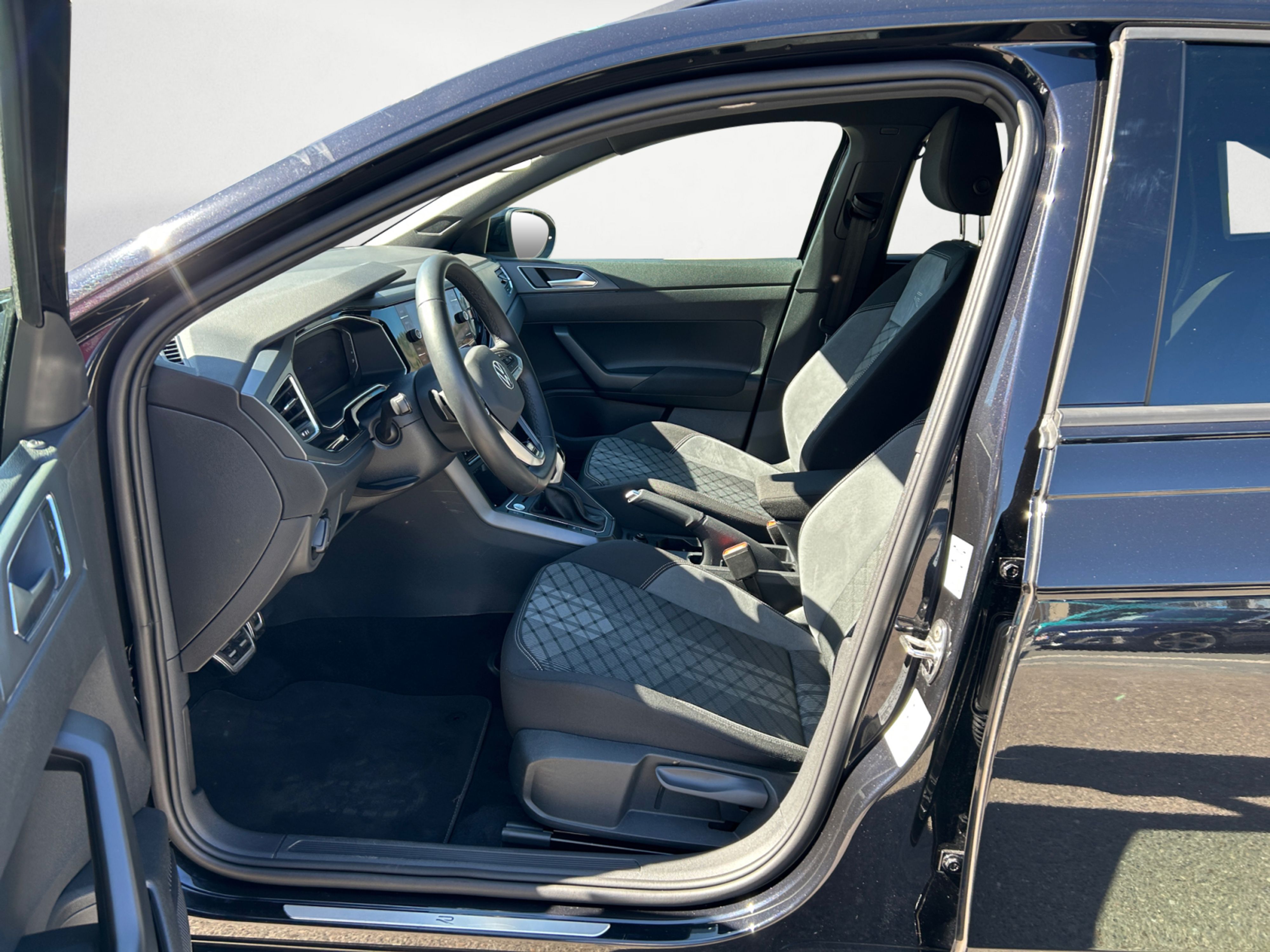 Volkswagen - Taigo 1.5 TSI OPF DSG R-Line