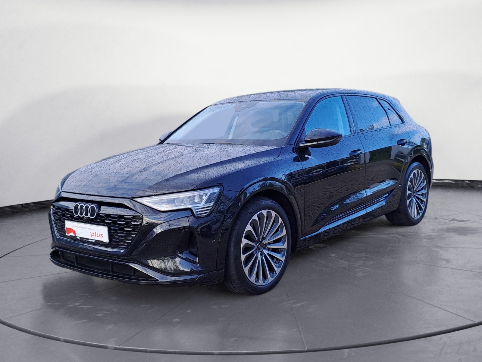 Audi - Q8 advanced 50 e-tron quattro 250 k