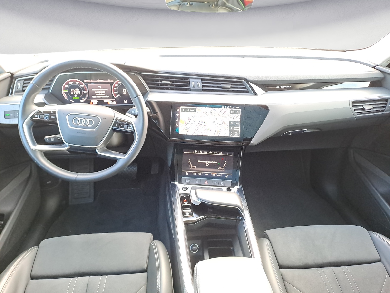 Audi - Q8 advanced 50 e-tron quattro 250 k