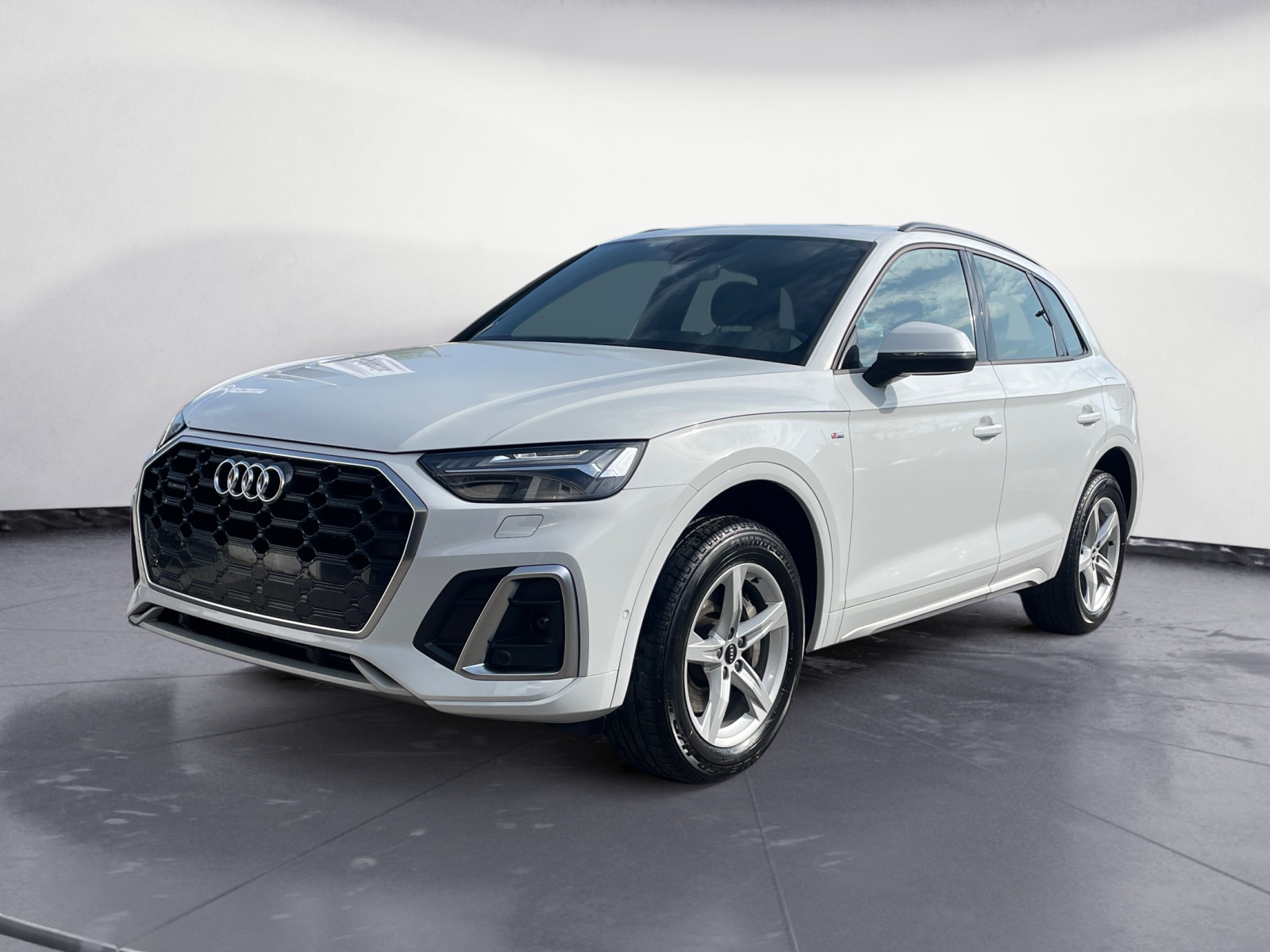 Audi - Q5 S line 55TFSI e quattro S tronic