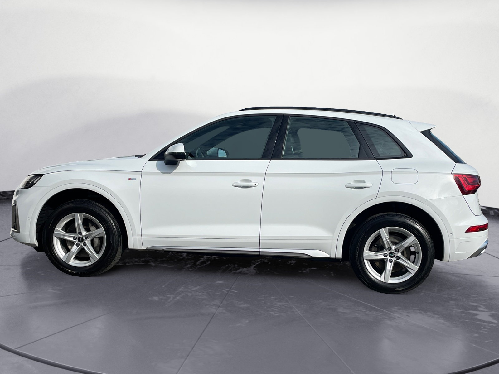 Audi - Q5 S line 55TFSI e quattro S tronic