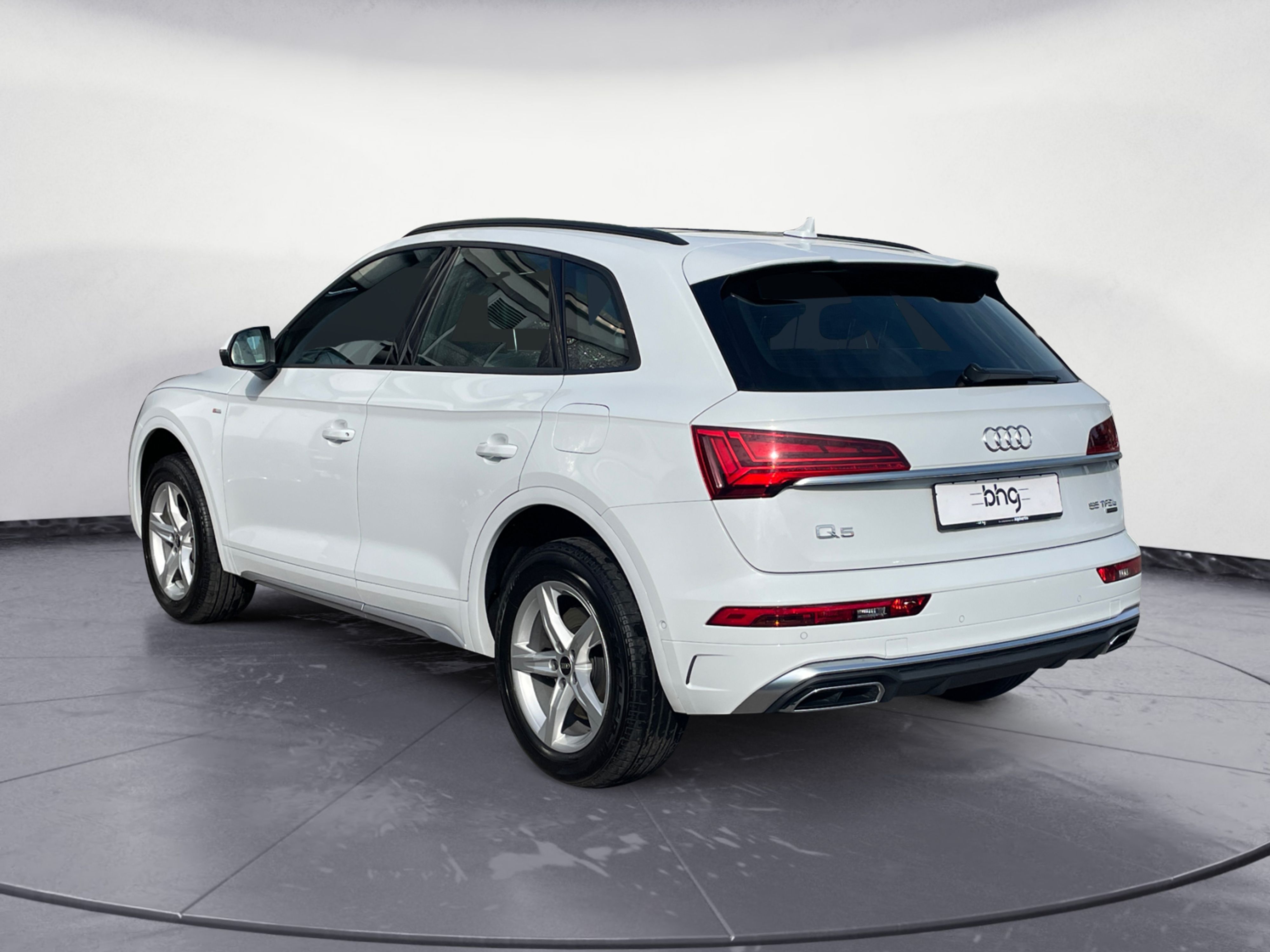 Audi - Q5 S line 55TFSI e quattro S tronic