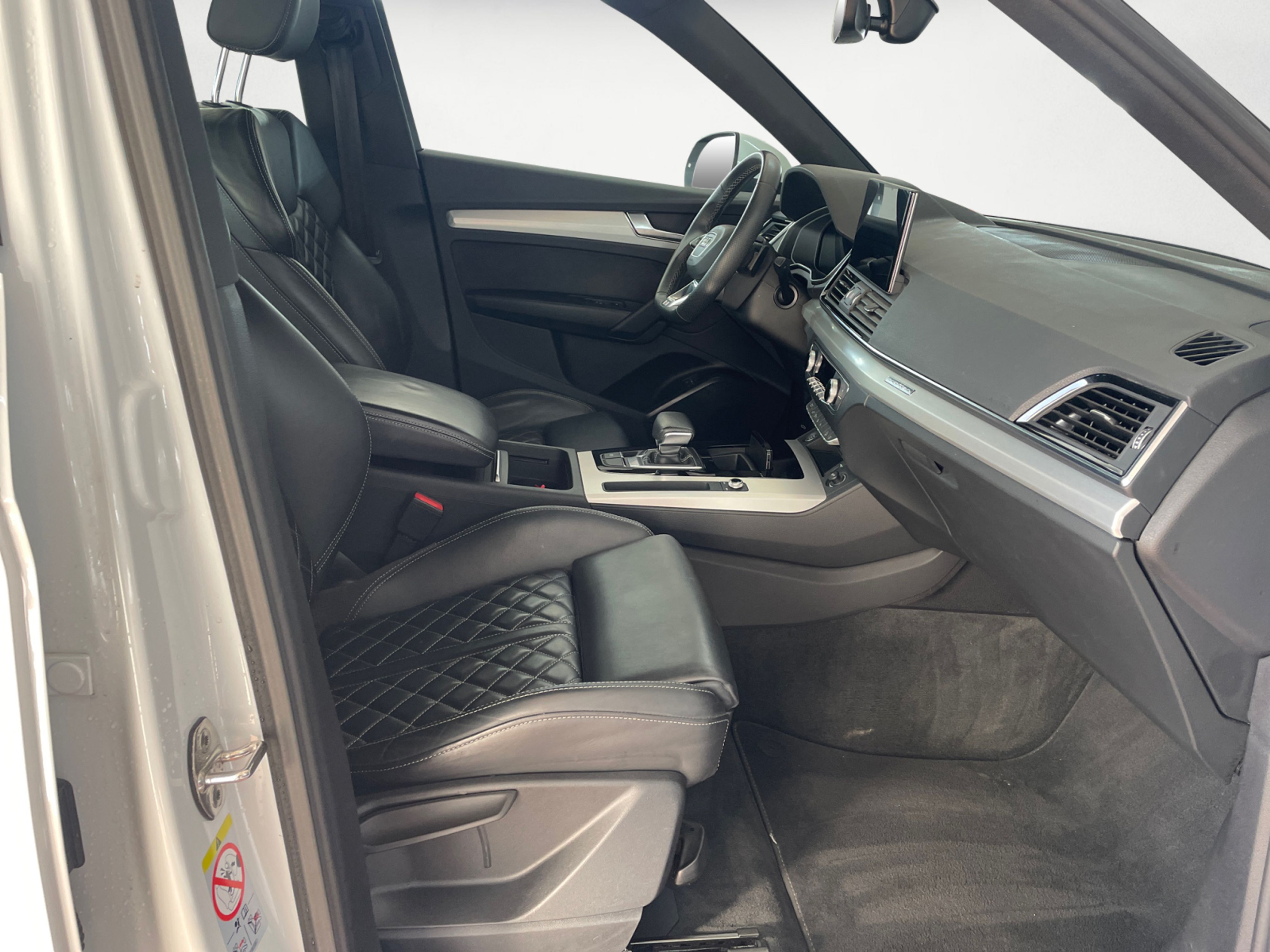 Audi - Q5 S line 55TFSI e quattro S tronic
