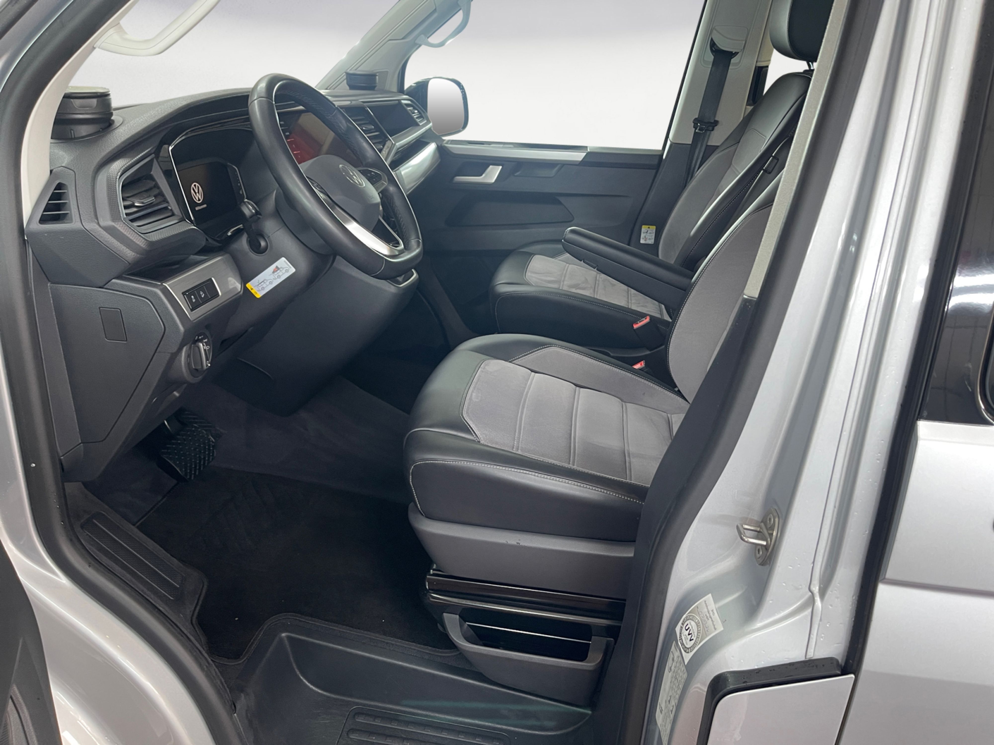 Volkswagen - T6 .1 California 2.0 TDI DSG 4MOTION