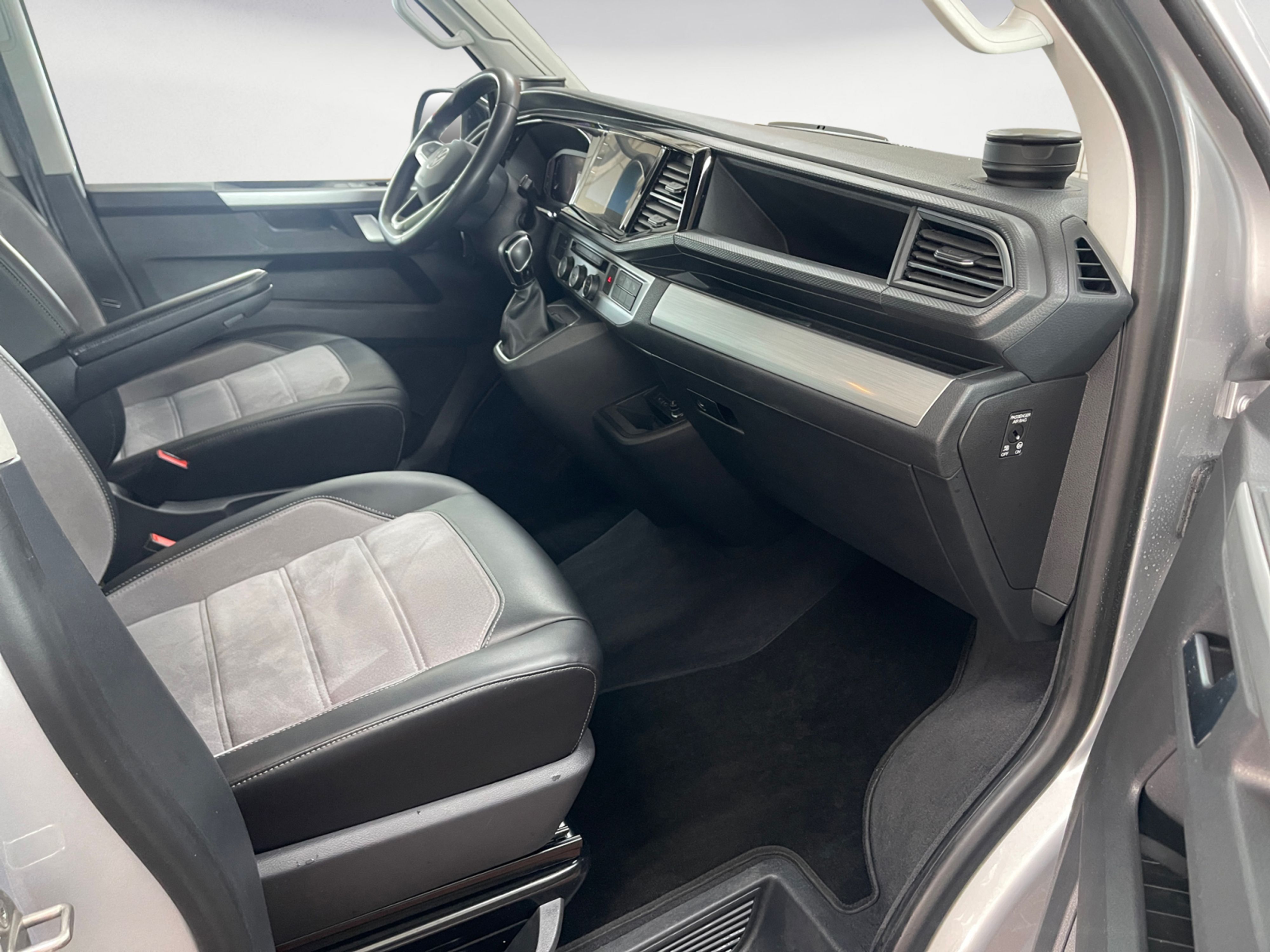 Volkswagen - T6 .1 California 2.0 TDI DSG 4MOTION