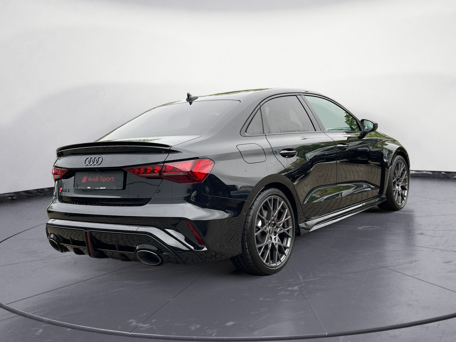 Audi - RS 3 Limousine 294(400) kW(PS) S tr onic