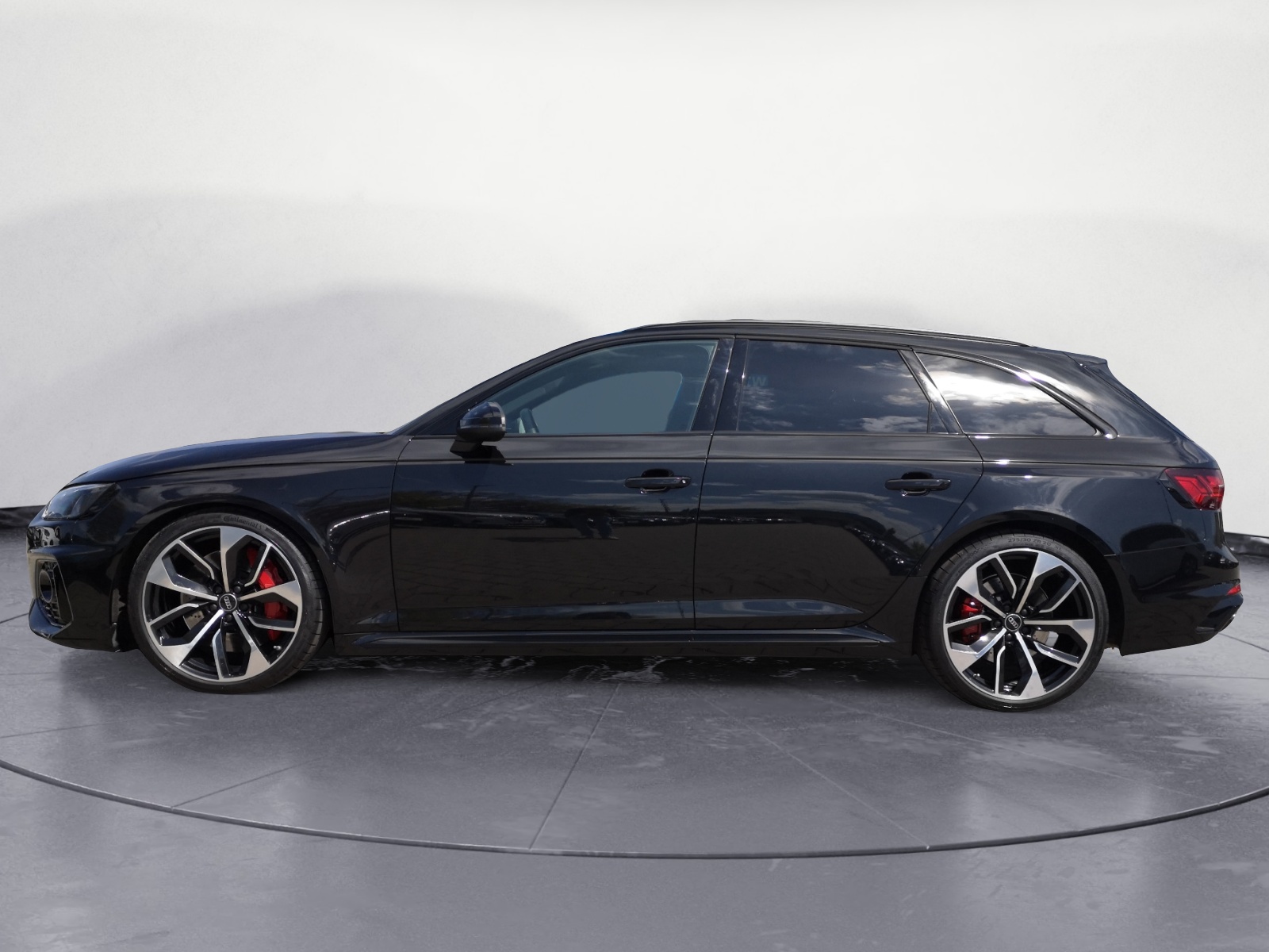 Audi - RS 4 Avant quattro tiptronic