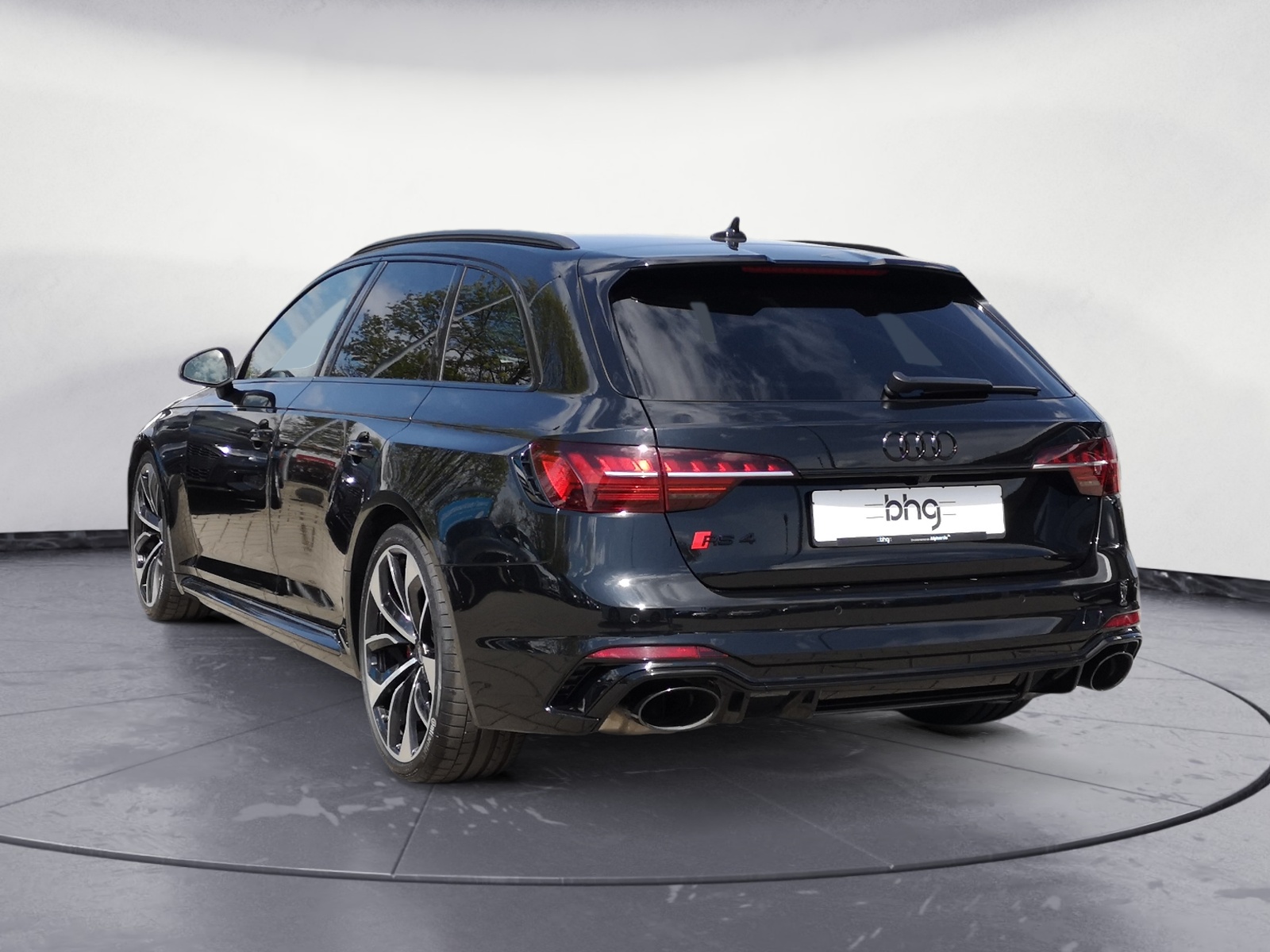 Audi - RS 4 Avant quattro tiptronic