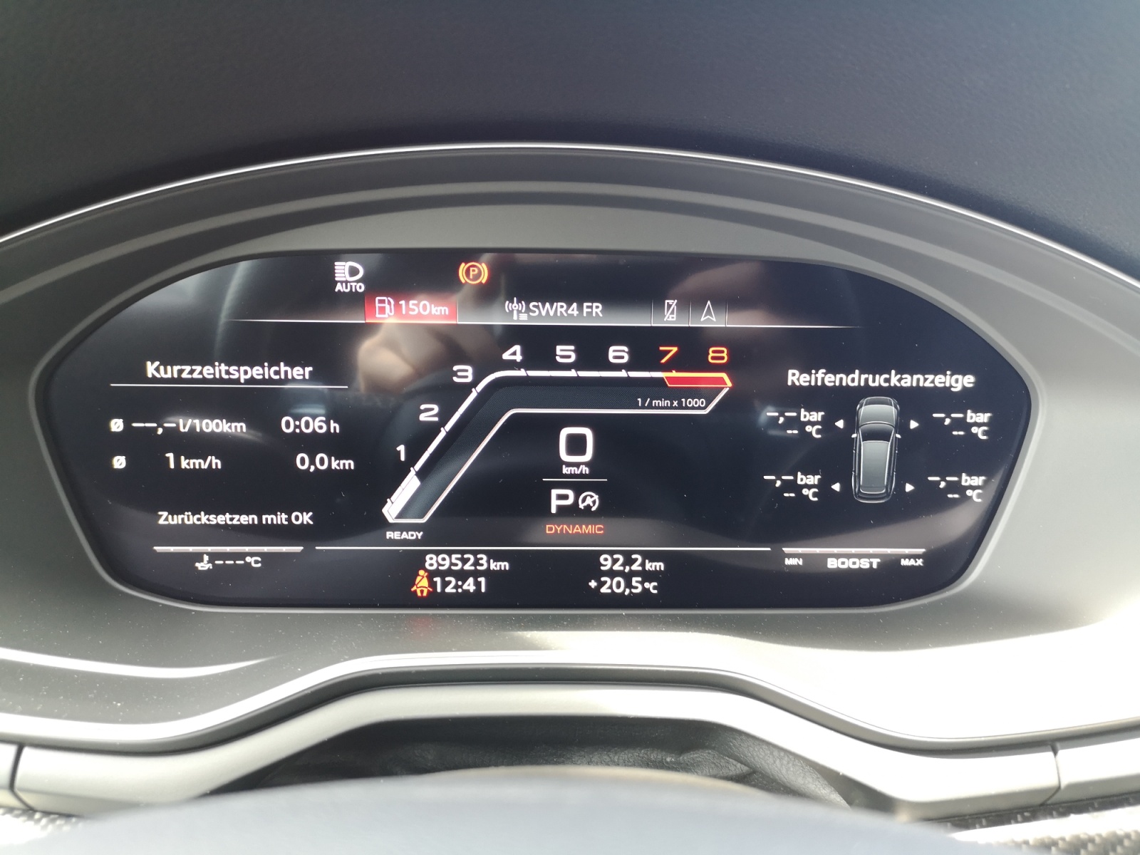 Audi - RS 4 Avant quattro tiptronic