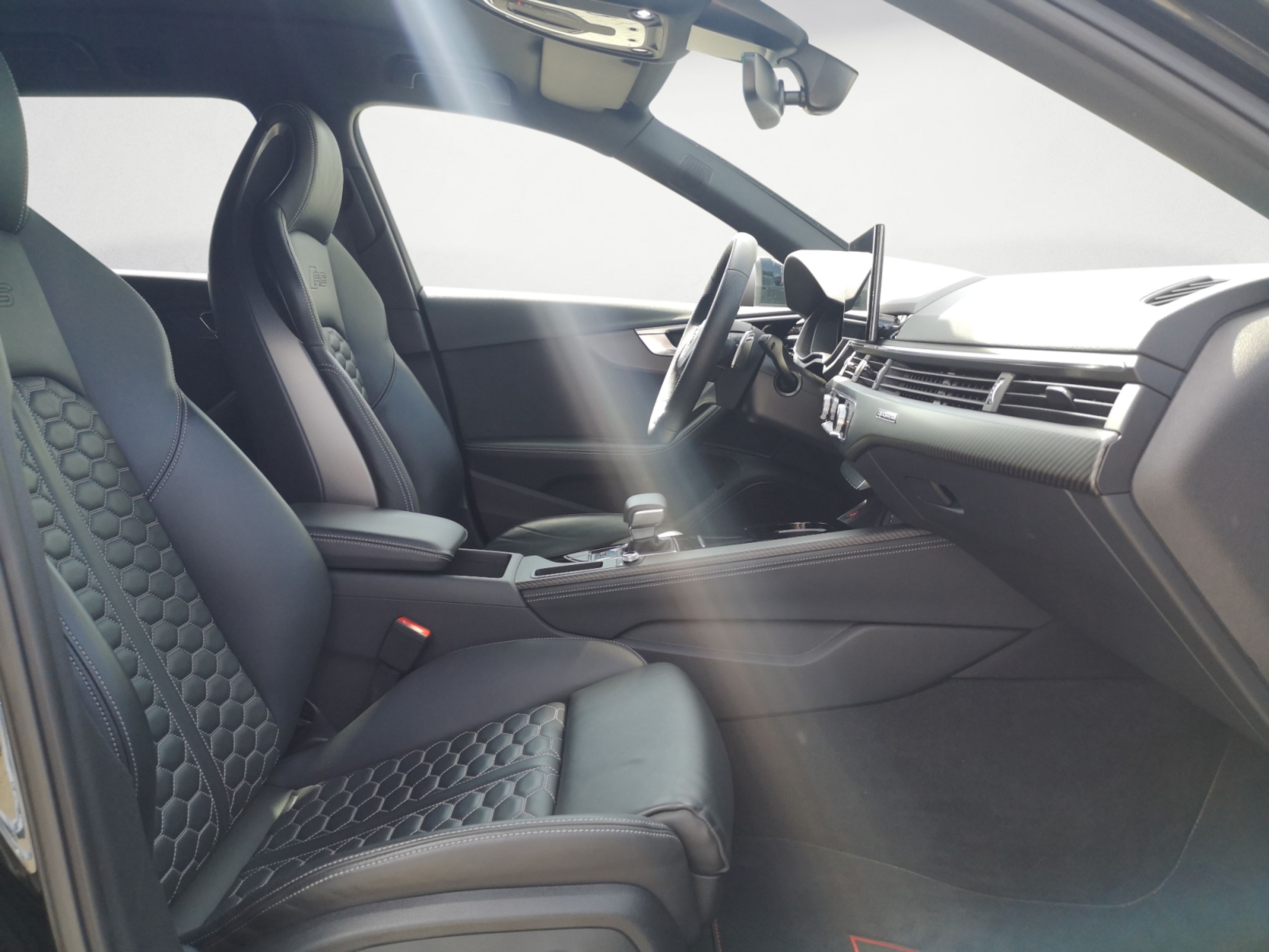 Audi - RS 4 Avant quattro tiptronic