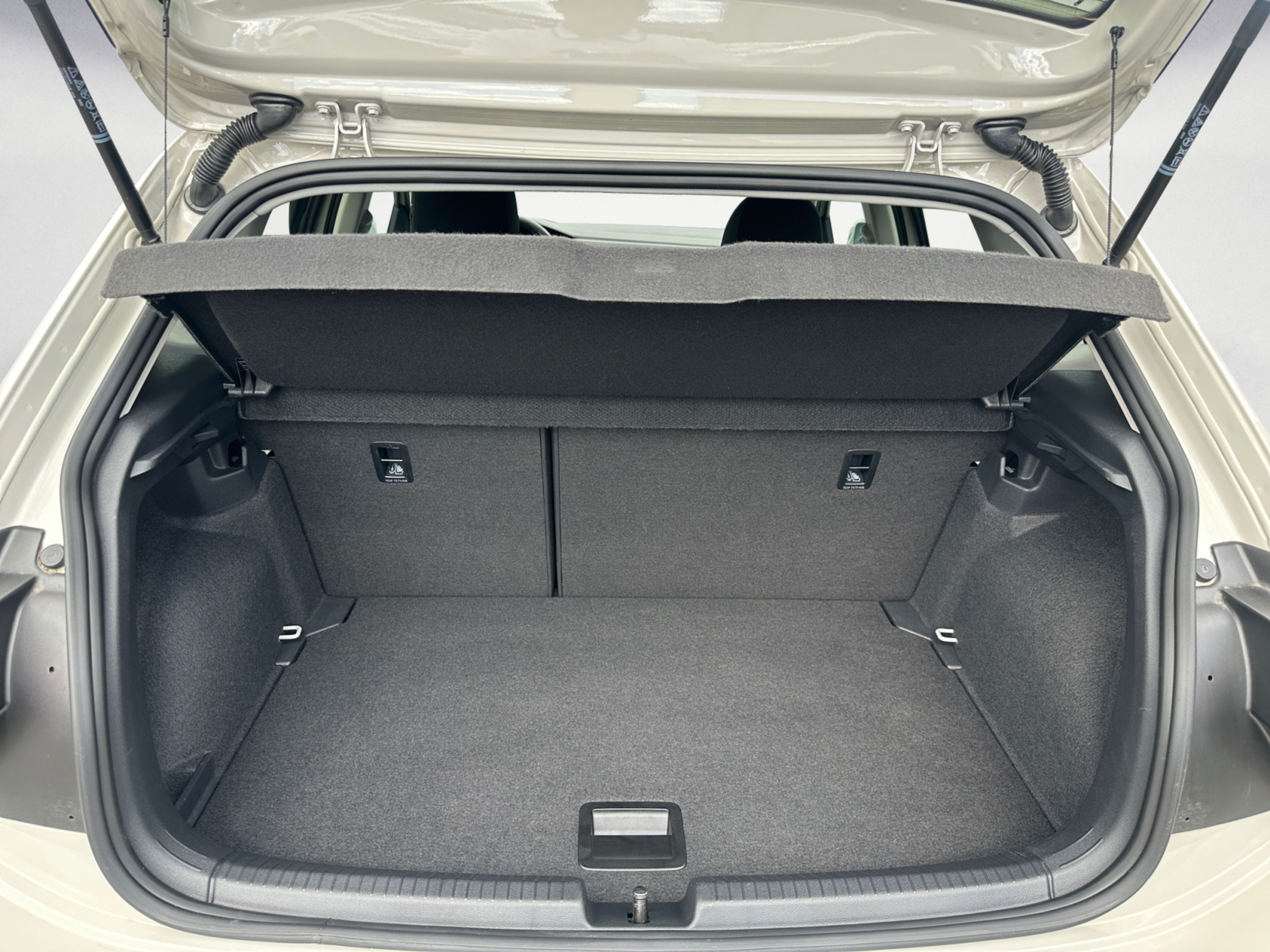 Volkswagen - Polo