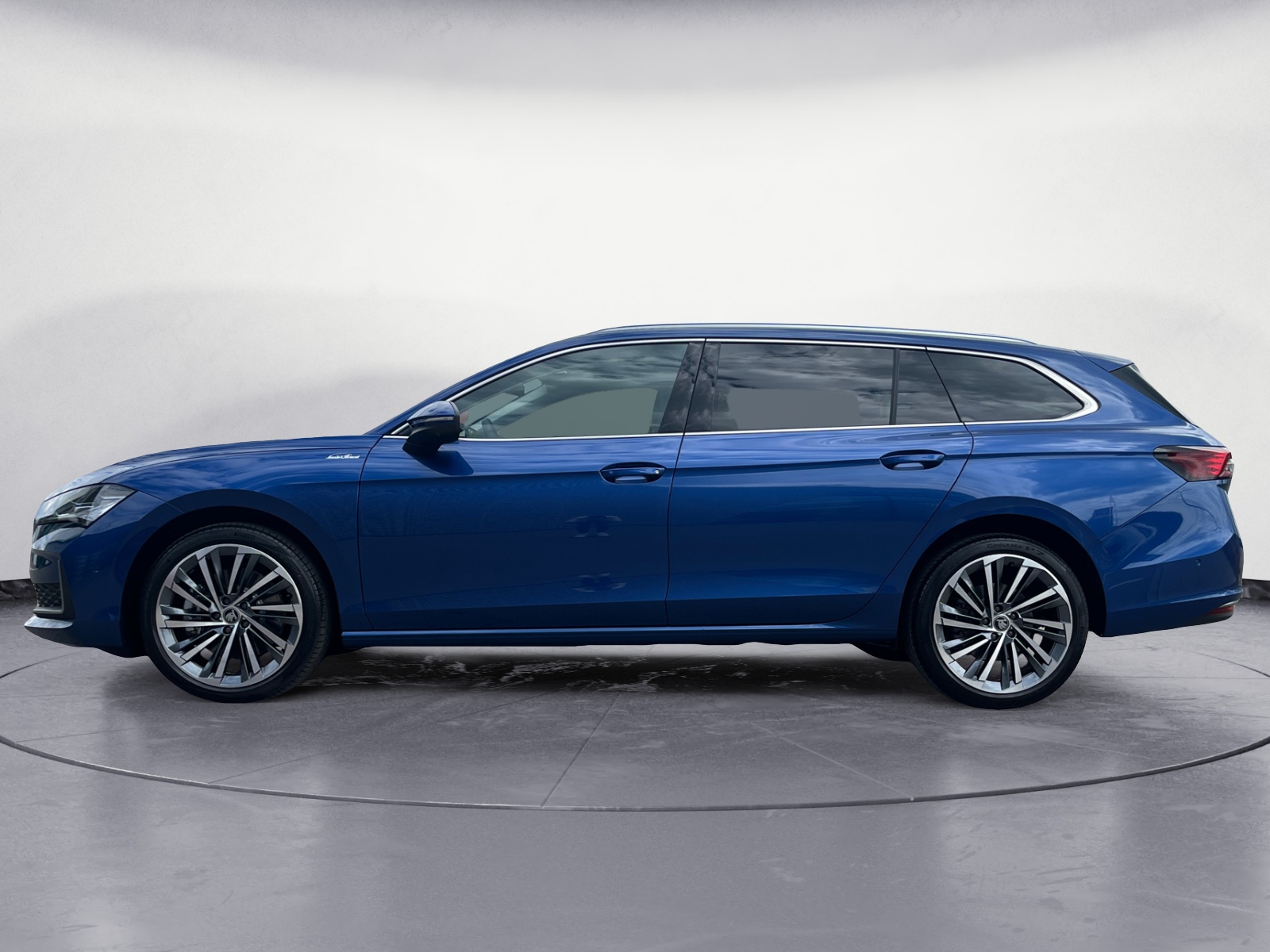 Skoda - Superb Combi L&K 2,0 TDI 7-Gang-DSG 4x4