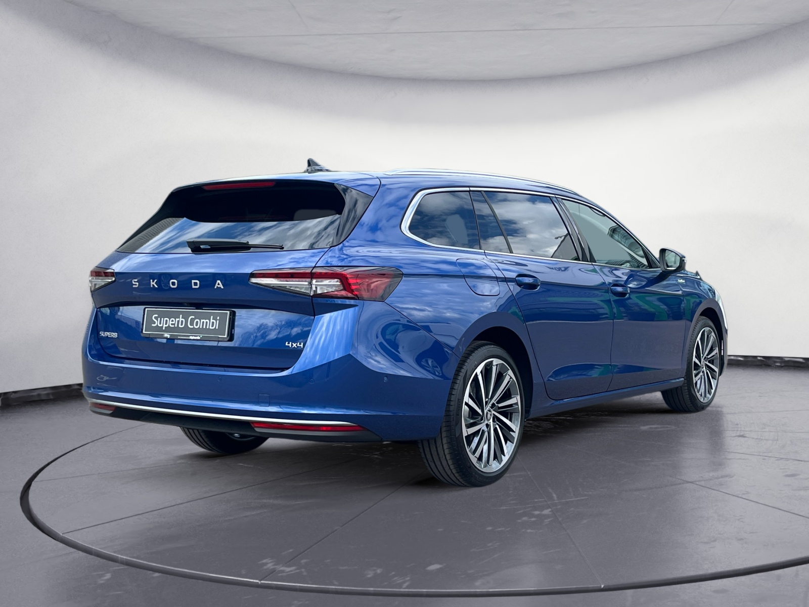Skoda - Superb Combi L&K 2,0 TDI 7-Gang-DSG 4x4