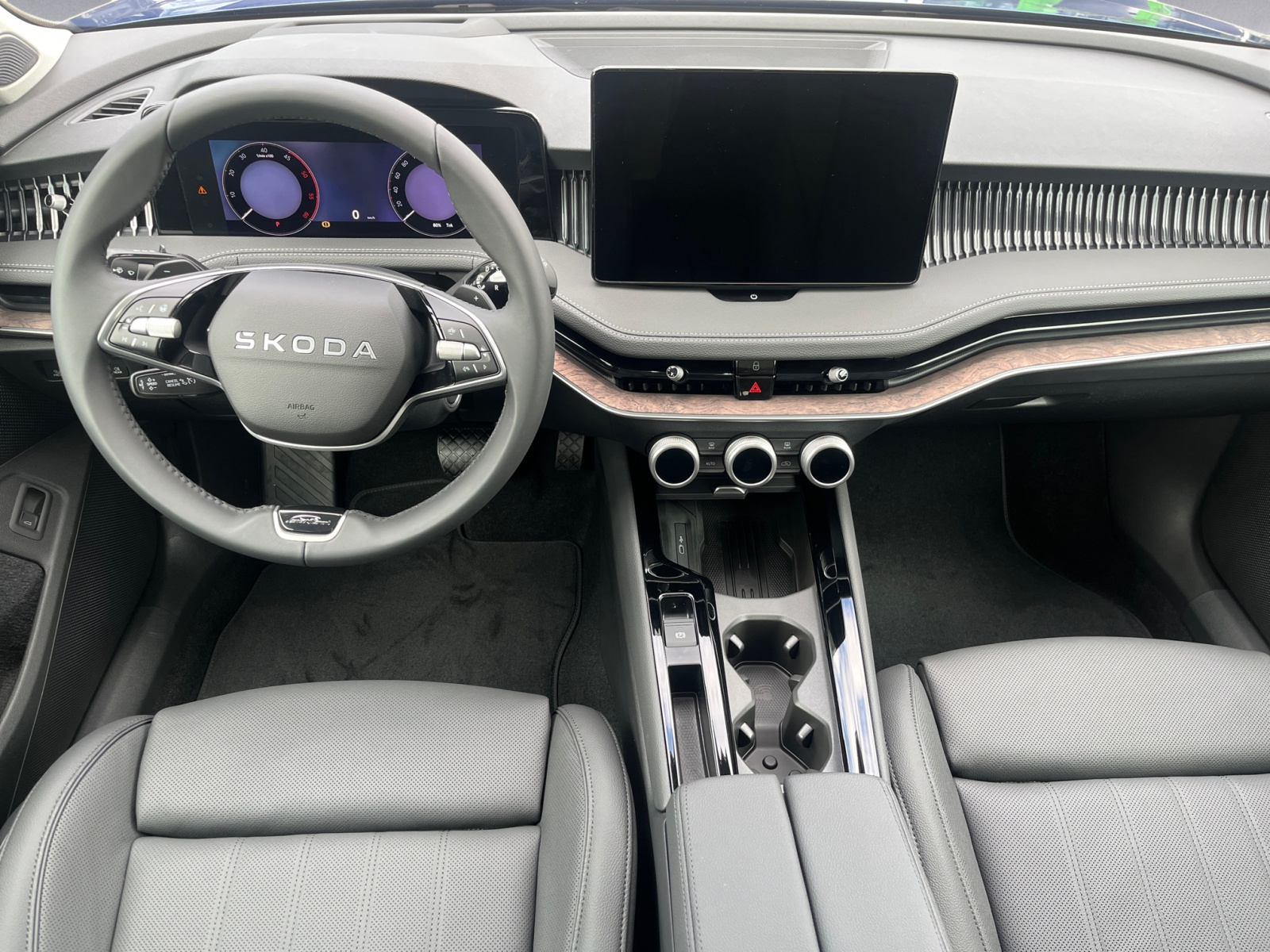 Skoda - Superb Combi L&K 2,0 TDI 7-Gang-DSG 4x4