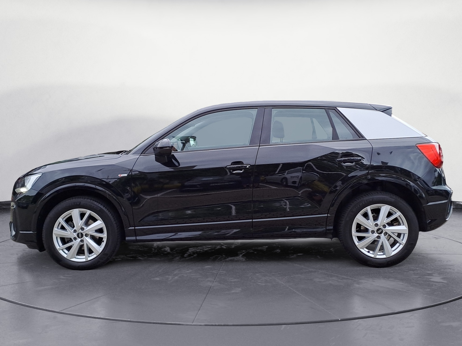 Audi - Q2 35 TFSI S tronic S line