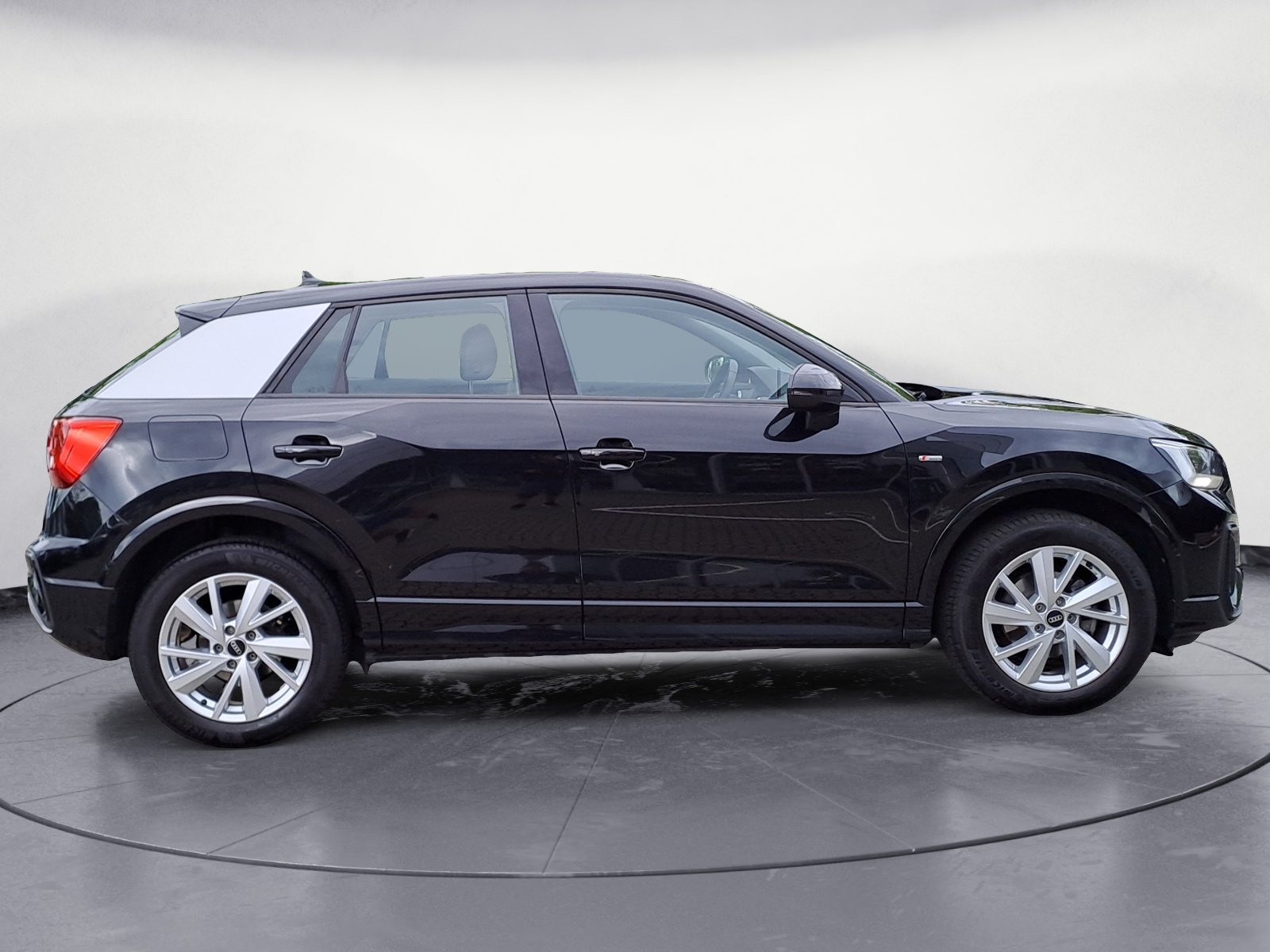 Audi - Q2 35 TFSI S tronic S line