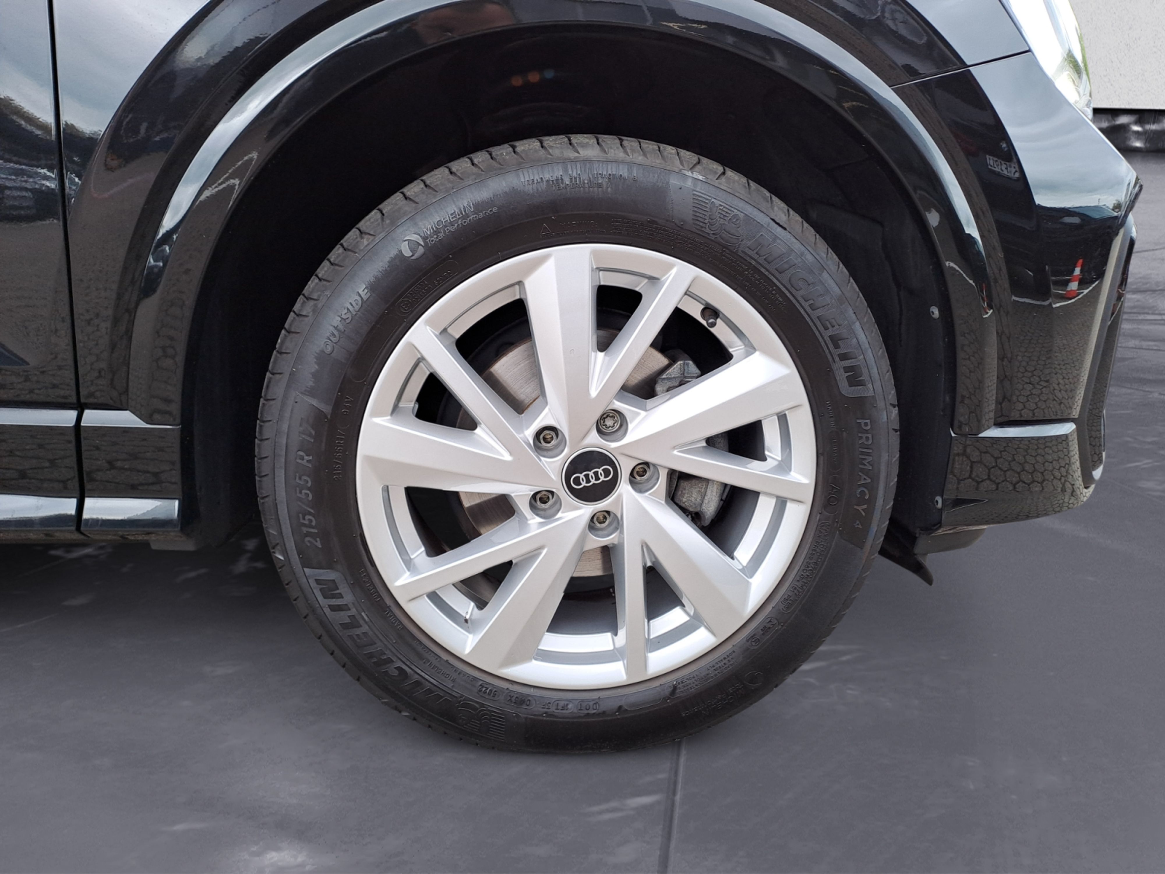 Audi - Q2 35 TFSI S tronic S line