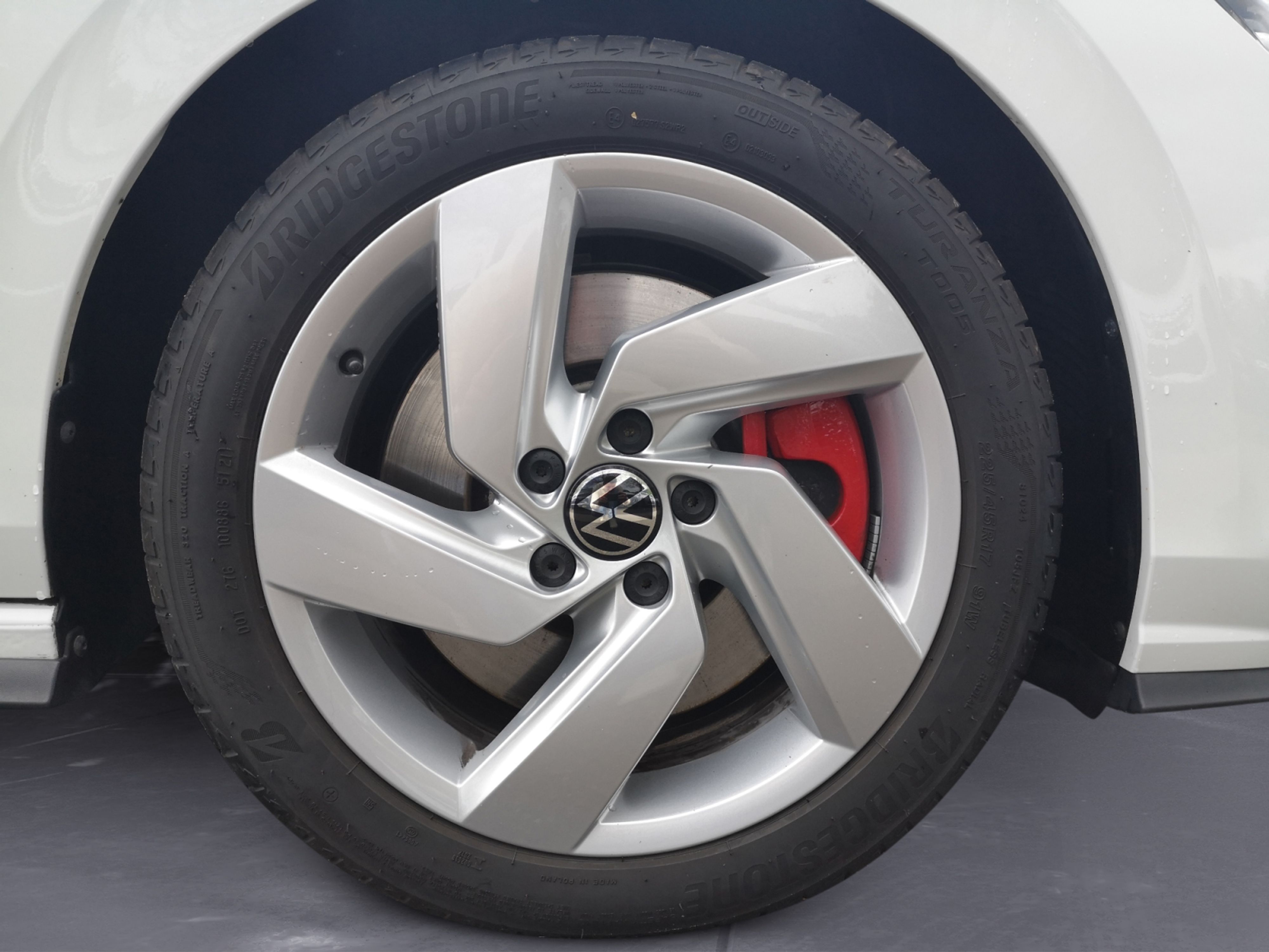 Volkswagen - Golf
