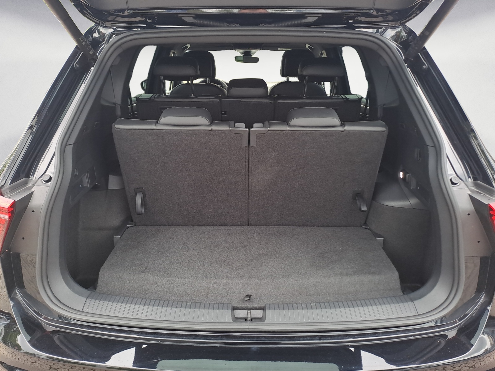 Volkswagen - Tiguan Allspace R-Line 2,0 l TDI SCR 4MO