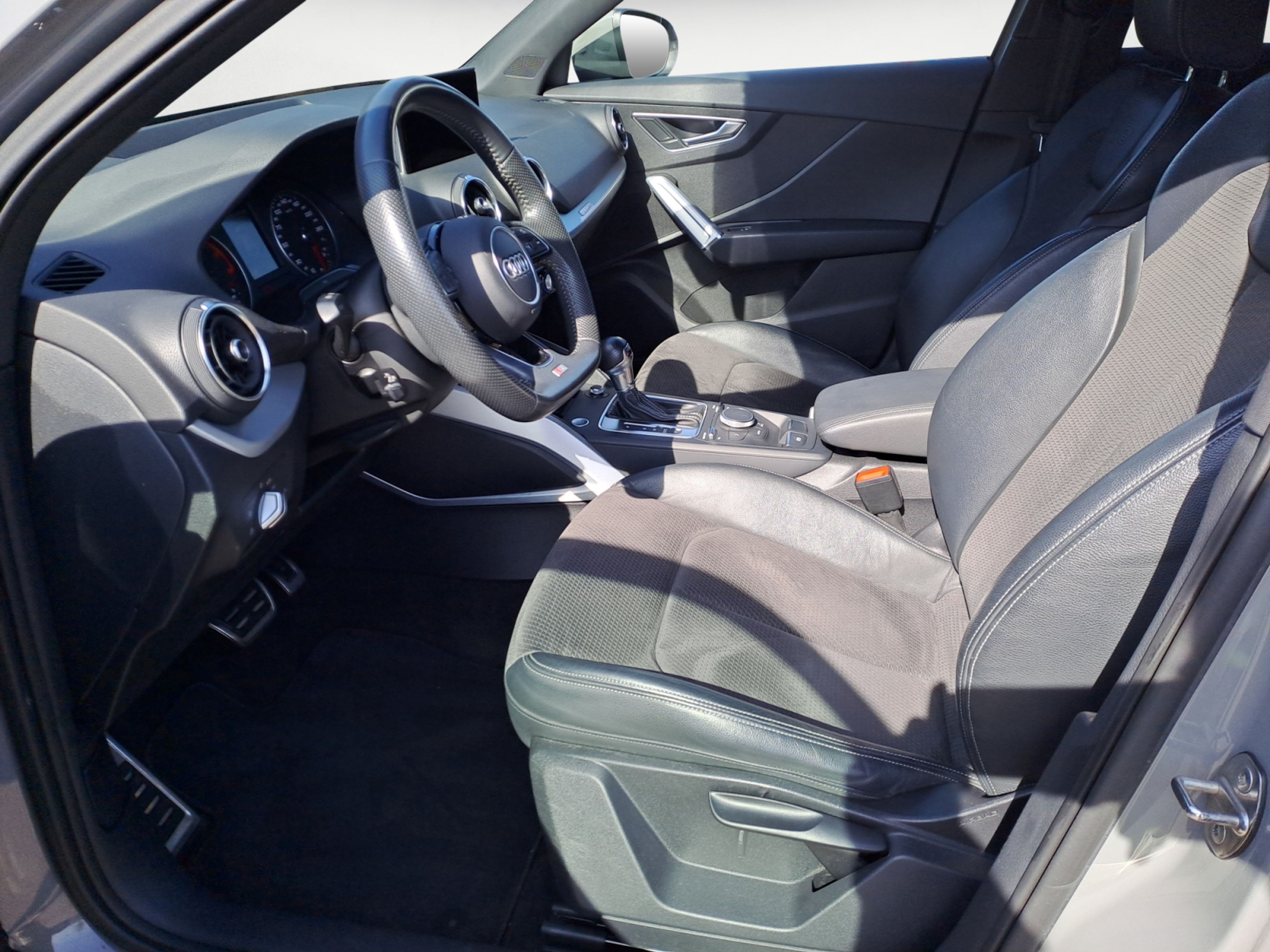 Audi - Q2