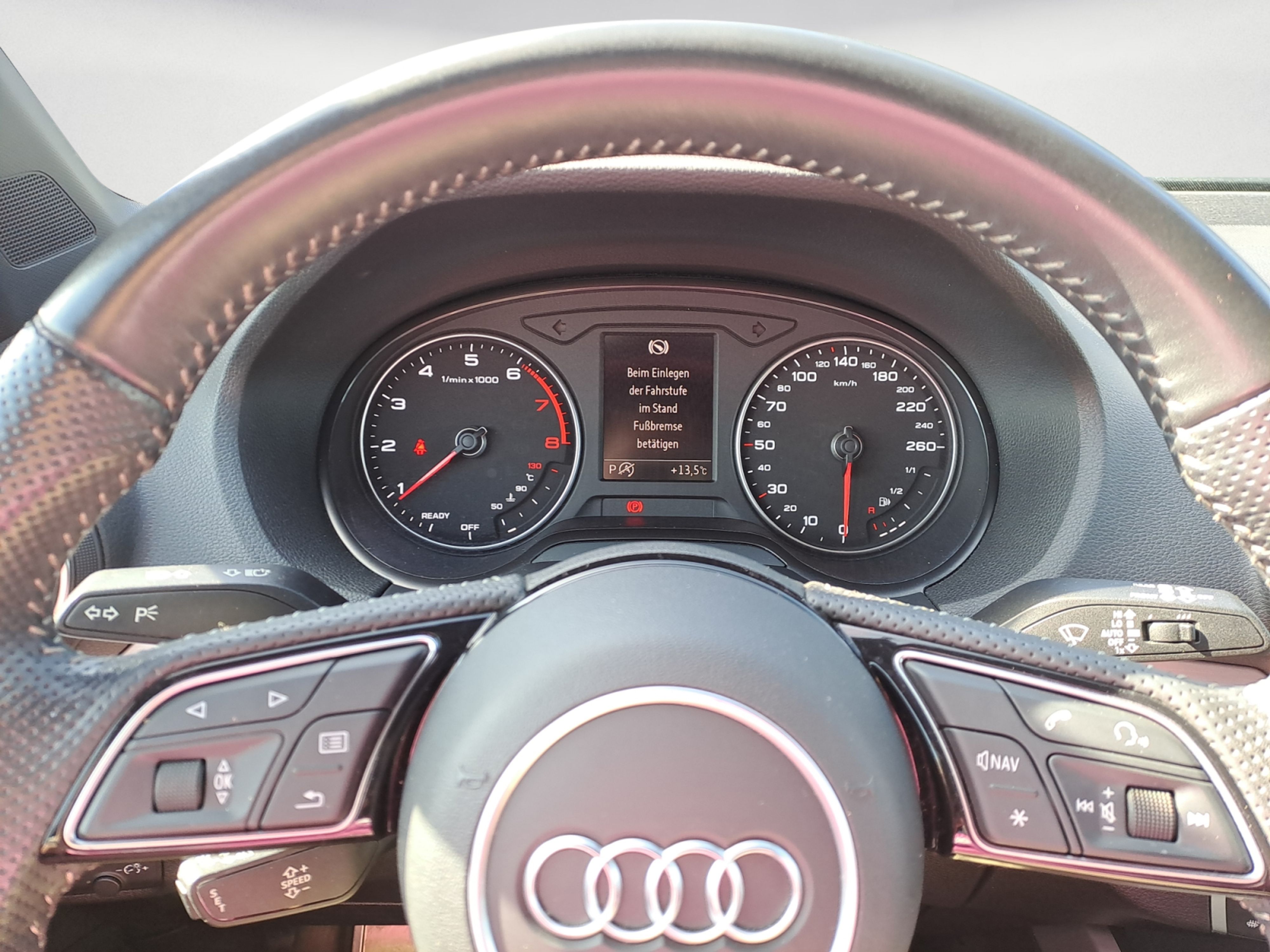 Audi - Q2