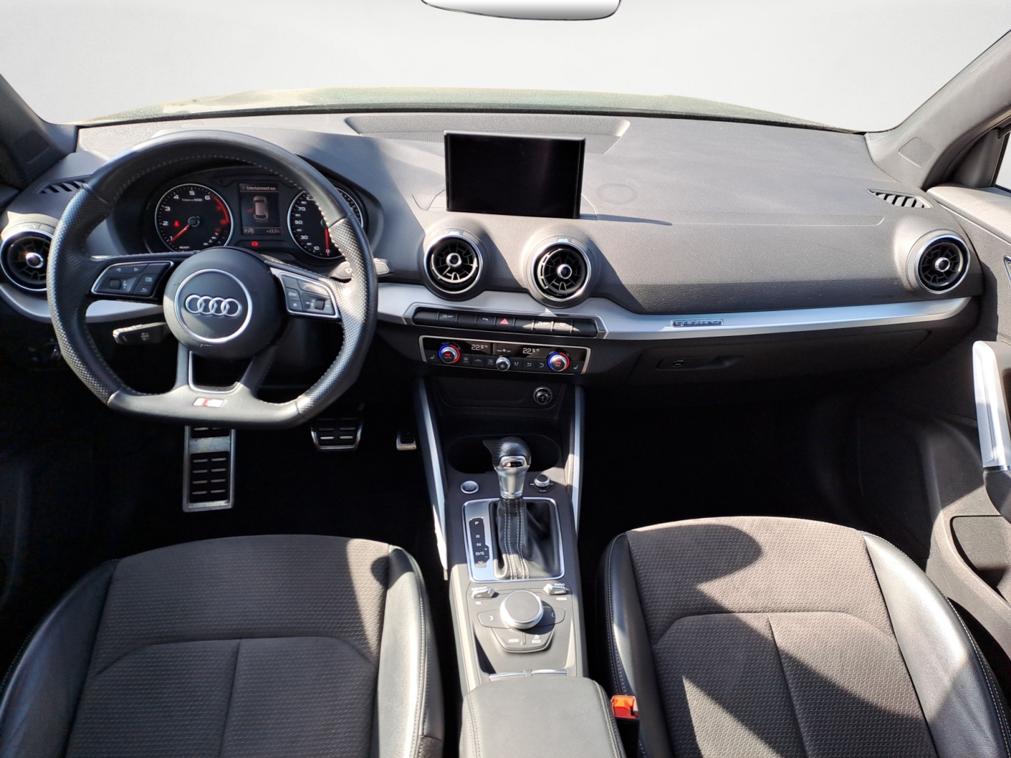 Audi - Q2