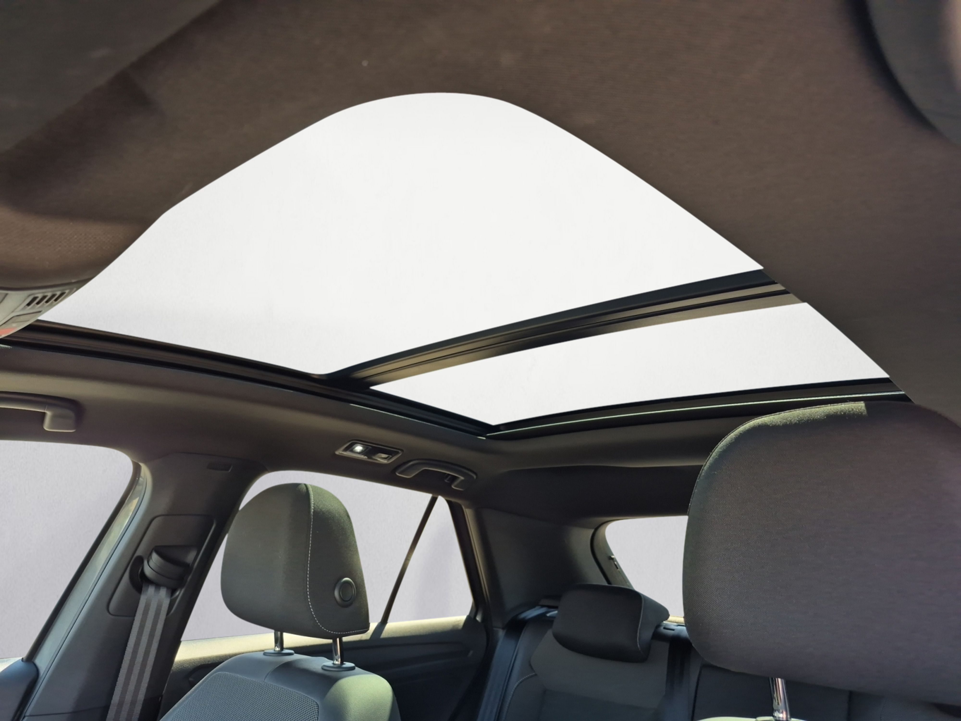 Volkswagen - T-Roc 1.0 TSI *R-LINE*