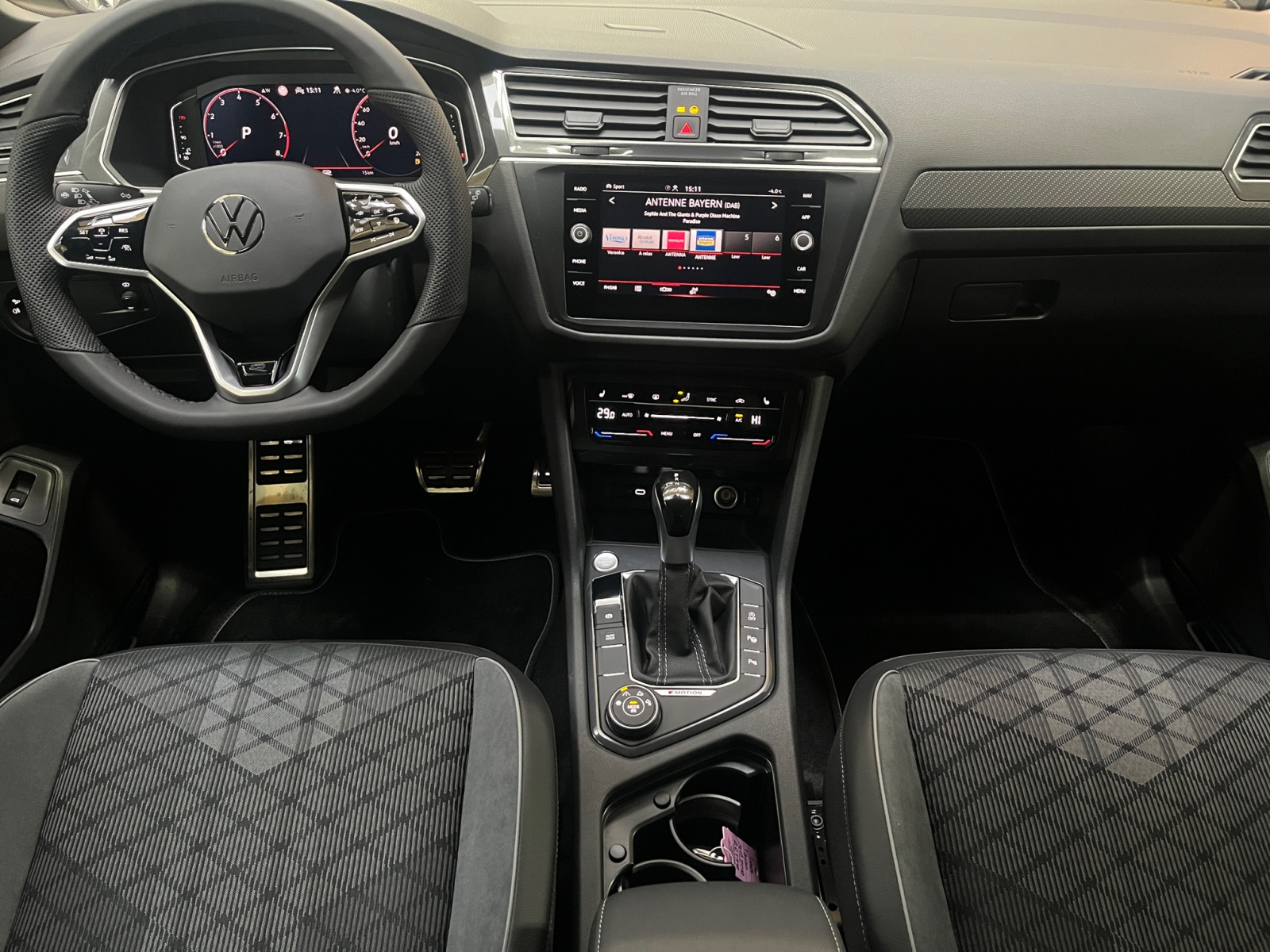 Volkswagen - Tiguan Allspace R-Line 2,0 l TSI OPF 4MOTION 7-Gang-Doppelkupplungsgetriebe DSG ,
