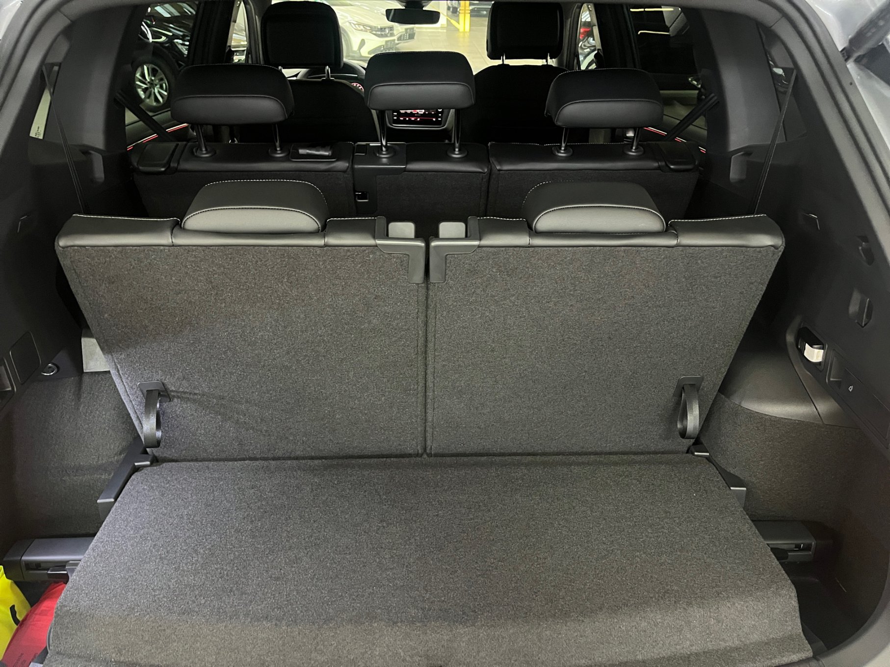 Volkswagen - Tiguan Allspace R-Line 2,0 l TSI OPF 4MOTION 7-Gang-Doppelkupplungsgetriebe DSG ,