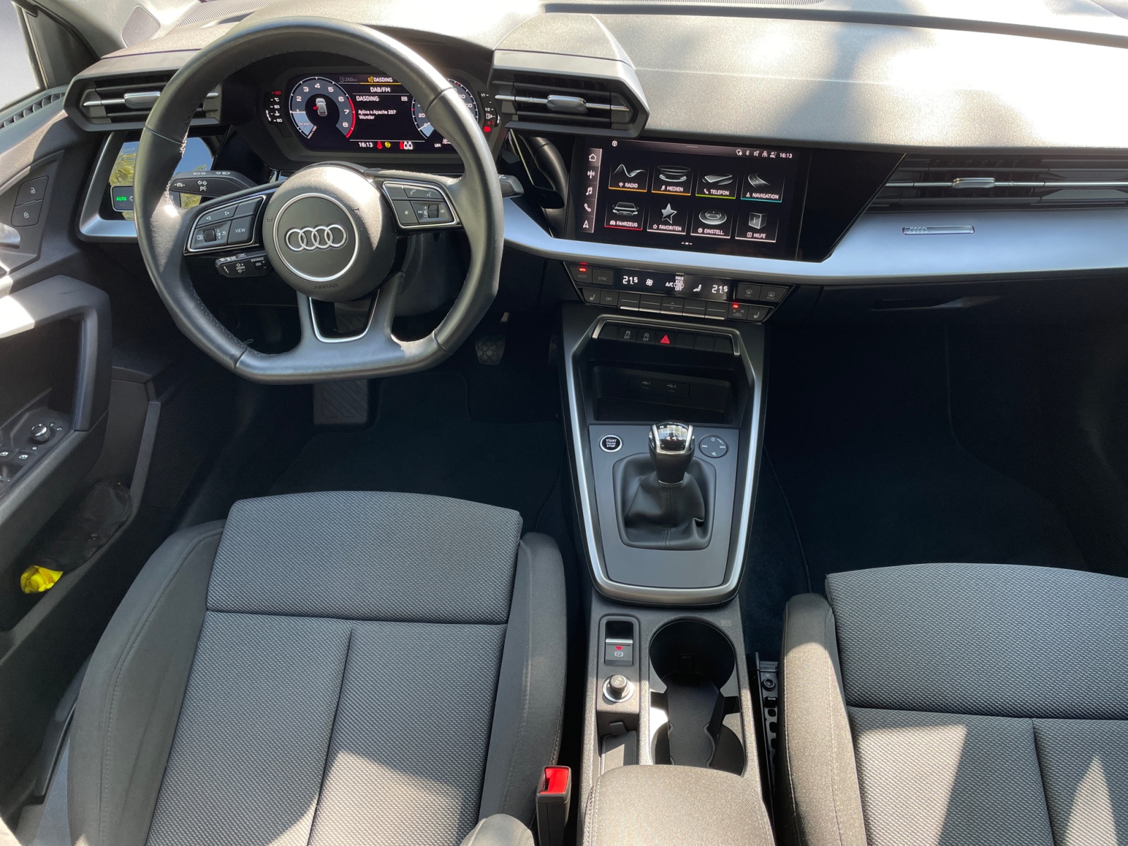 Audi - A3 30 TFSI Sportback S line