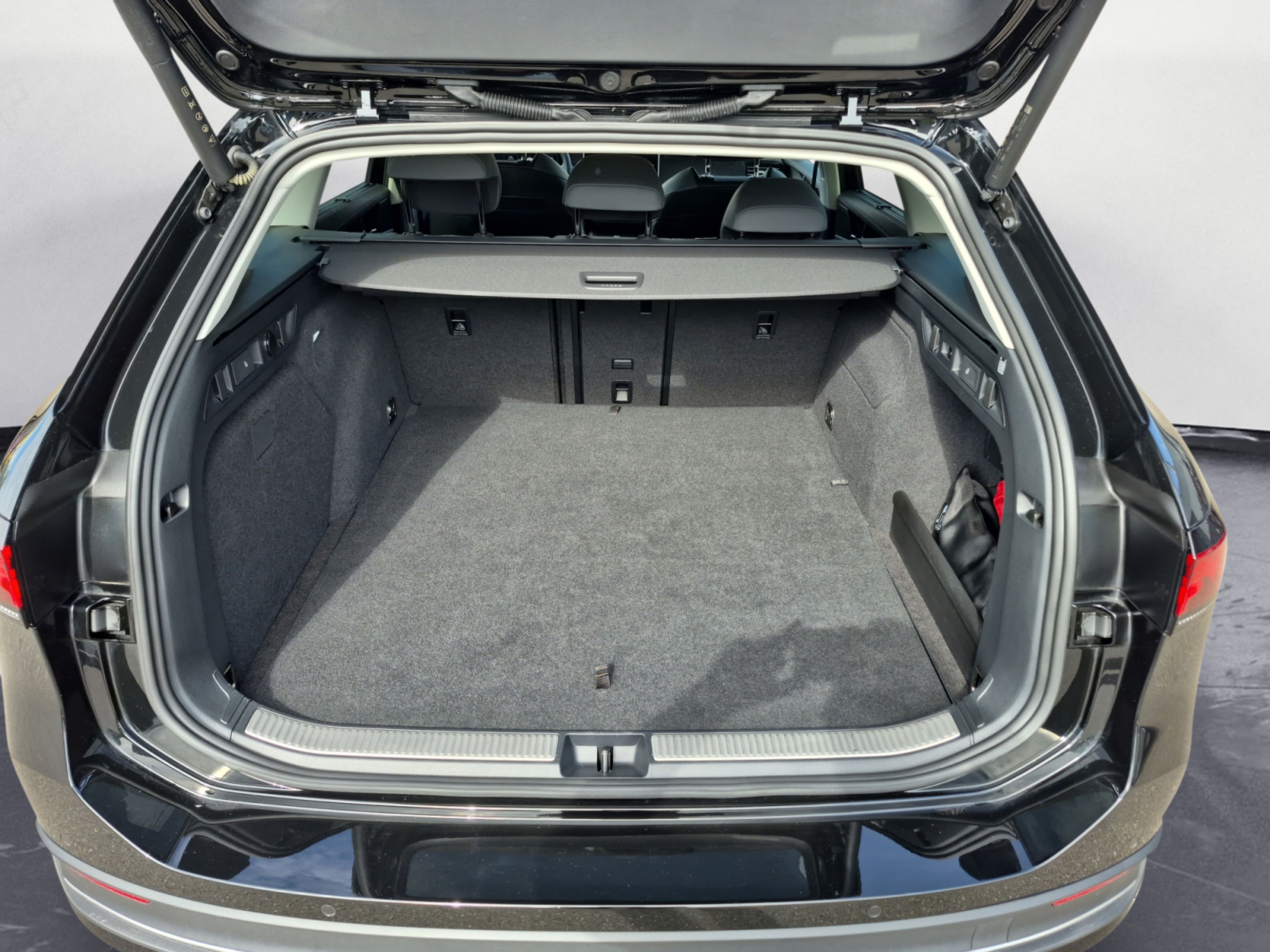 Volkswagen - Passat Variant 1.5 e-Hybrid OPF DSG Business