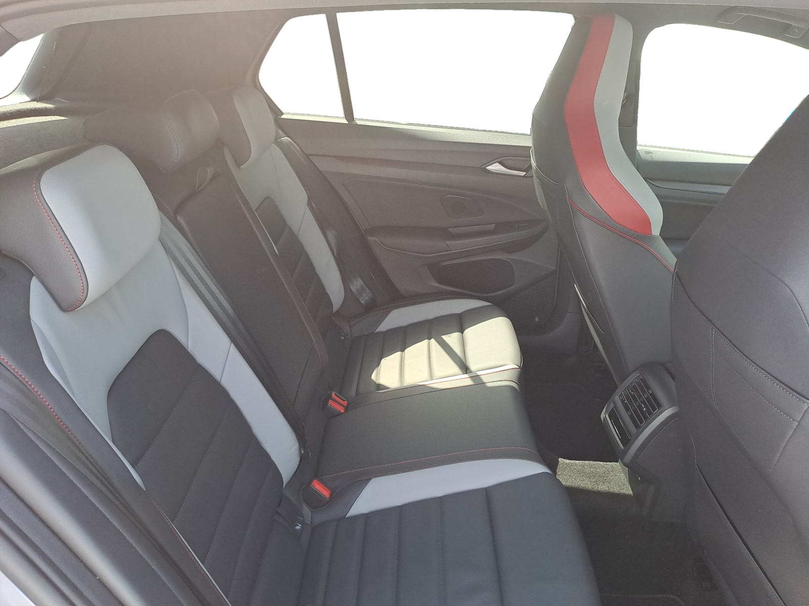 Volkswagen - Golf GTI 2.0 TSI DSG Clubsport