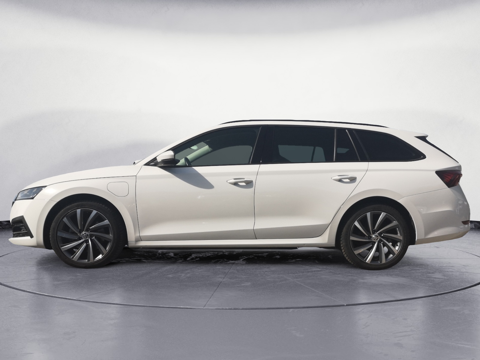 Skoda - Octavia Combi 1.4 TSI iV DSG First Edition