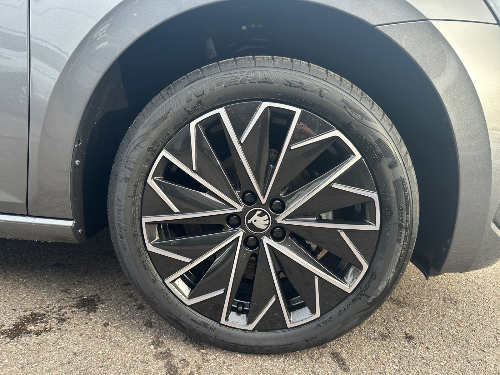 Skoda - Scala Tour 1,0 TSI  7-Gang-DSG