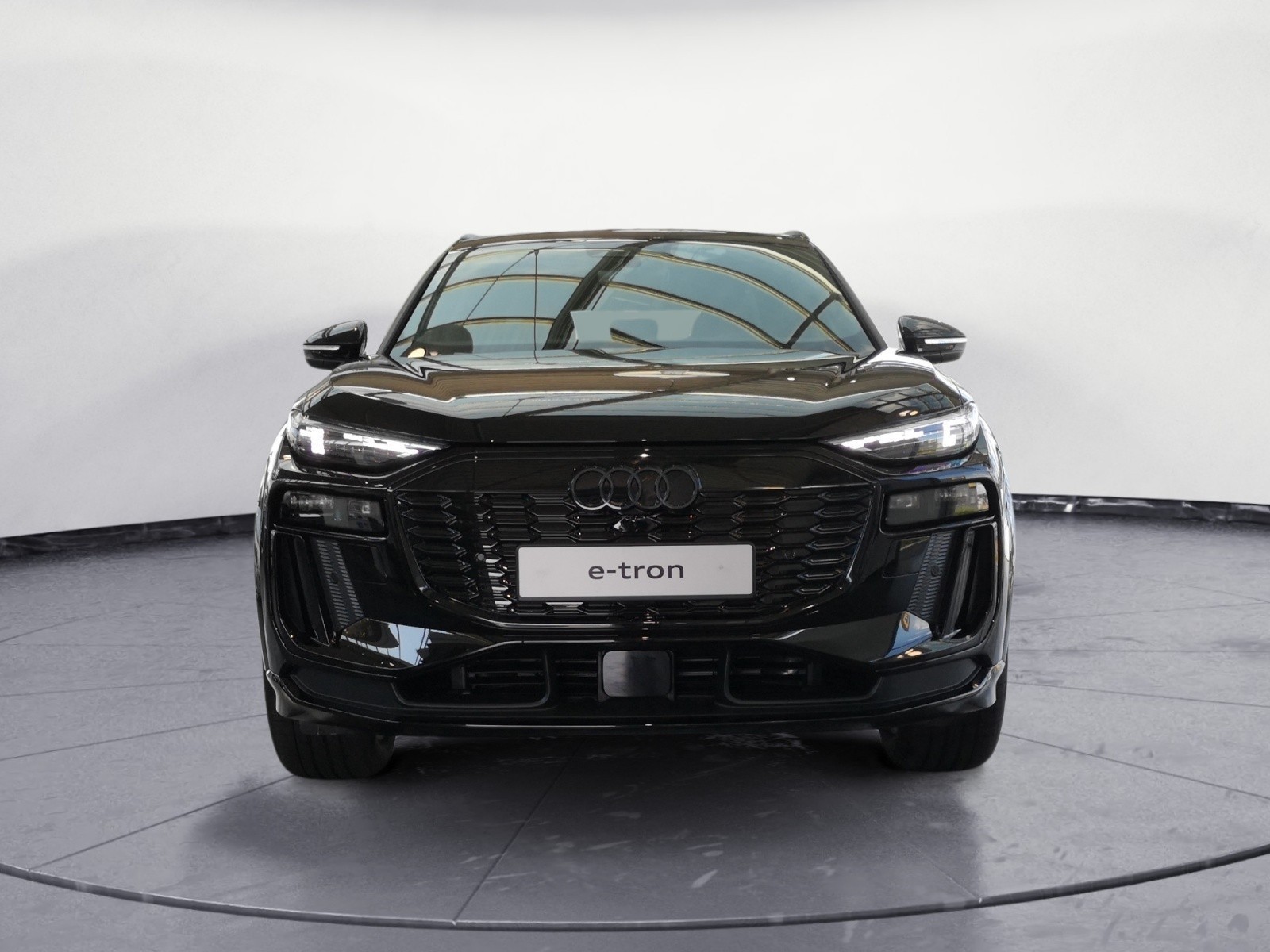 Audi - Q6 SUV e-tron quattro