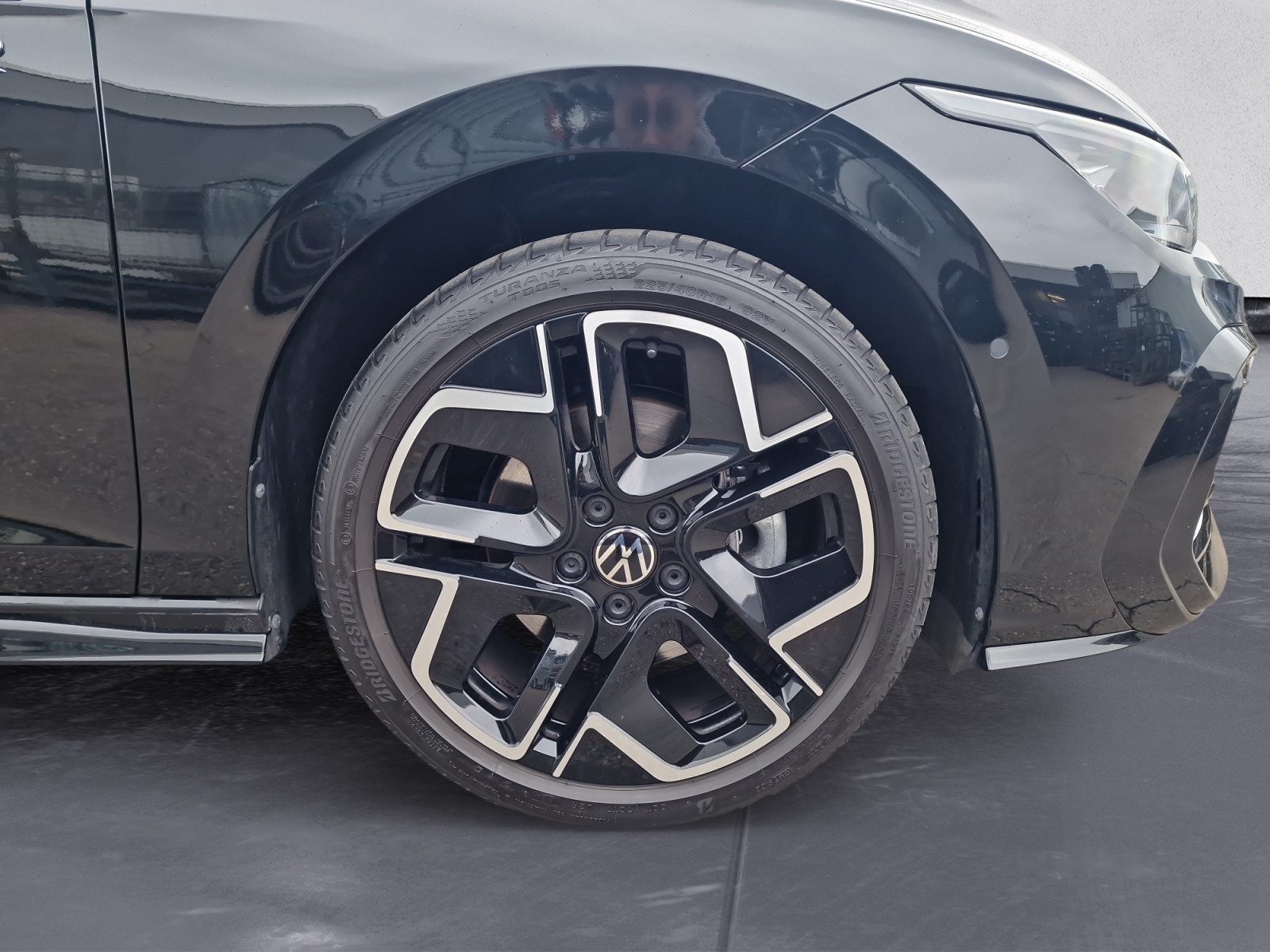 Volkswagen - Golf 2.0 TDI DSG R-Line