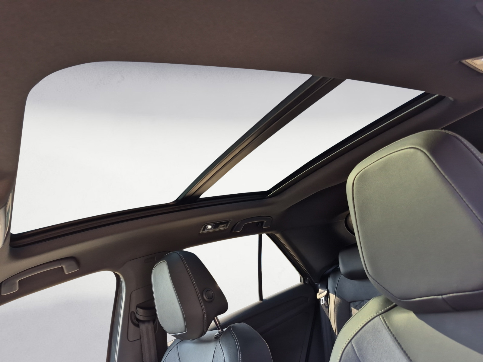 Volkswagen - T-Roc 2.0 TSI DSG 4Motion
