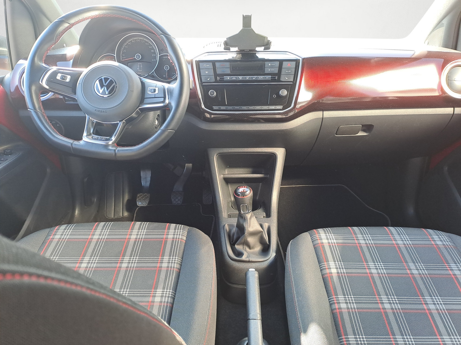 Volkswagen - up! GTI