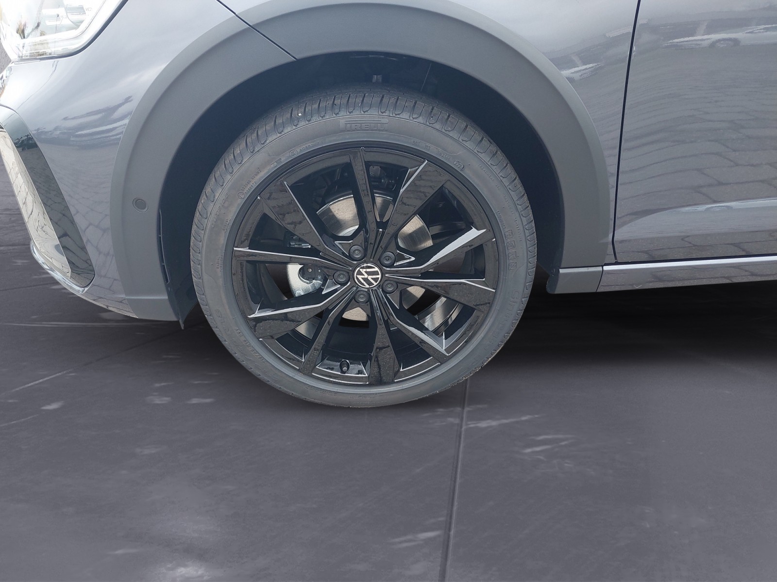 Volkswagen - Taigo R-Line 1,0 l TSI OPF   ) 7-Gang-Doppelkupplungsgetriebe DSG