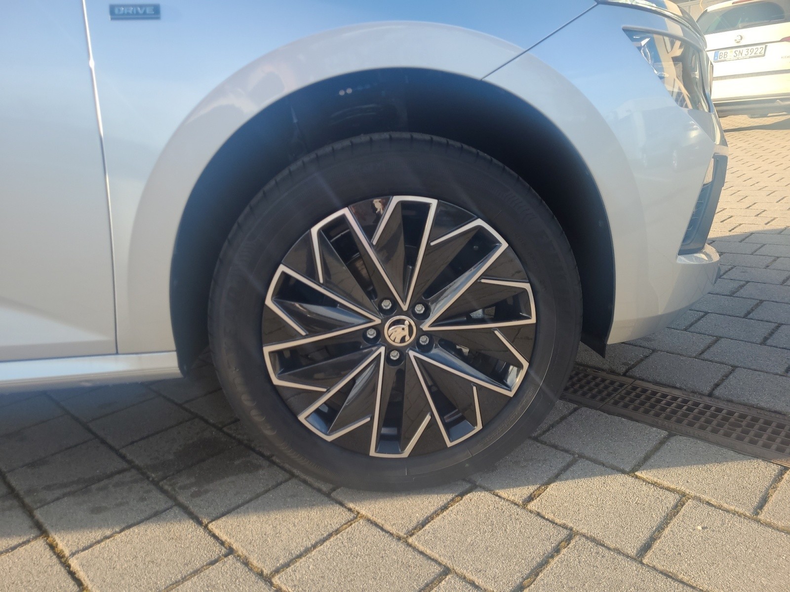 Skoda - Kamiq Drive 1,5 TSI  7-Gang-DSG
