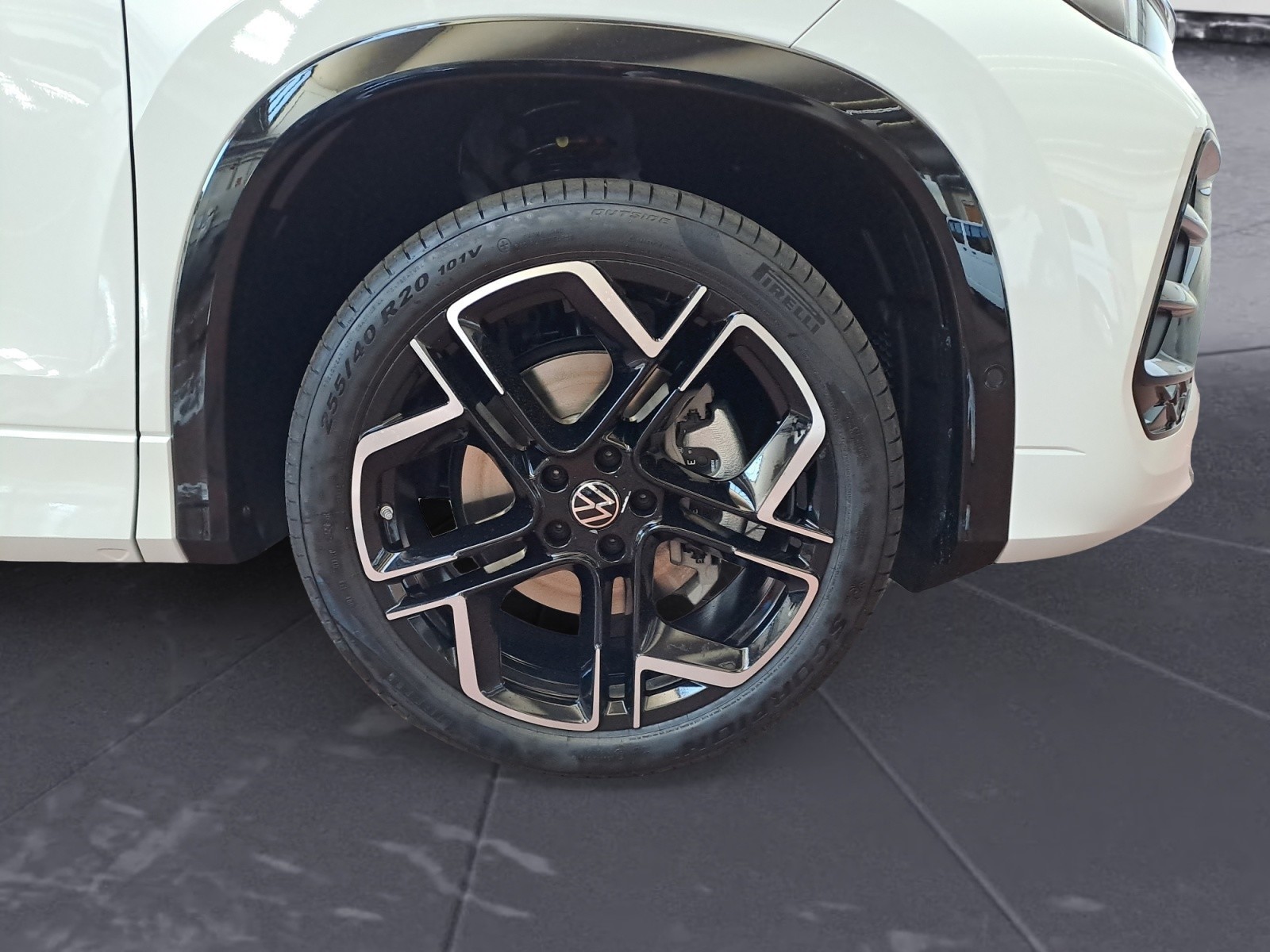 Volkswagen - Tayron R-Line 1,5 l eHybrid OPF  (  /   6-Gang-Doppelku pplungsgetriebe DSG