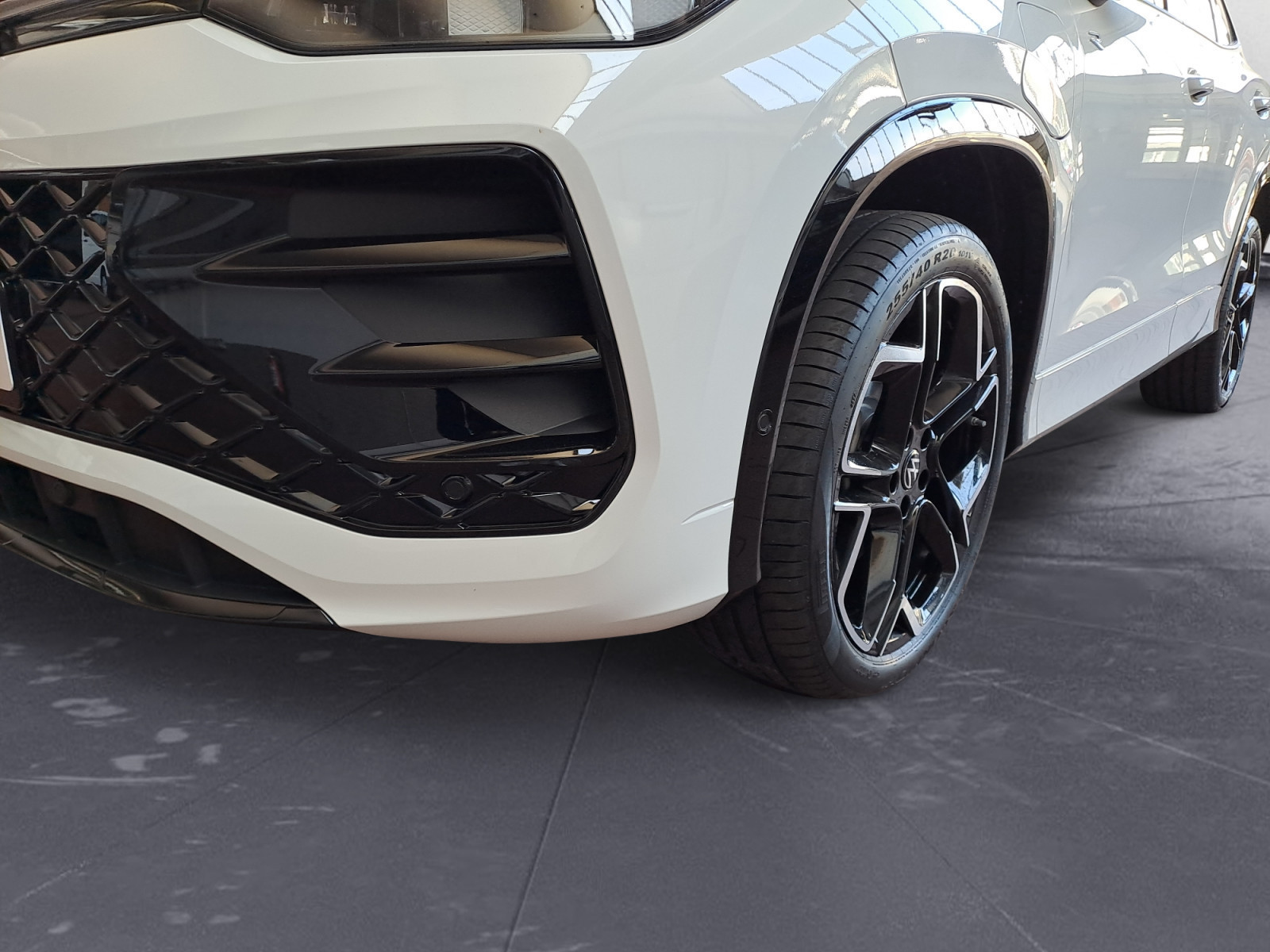 Volkswagen - Tayron R-Line 1,5 l eHybrid OPF  (  /   6-Gang-Doppelku pplungsgetriebe DSG
