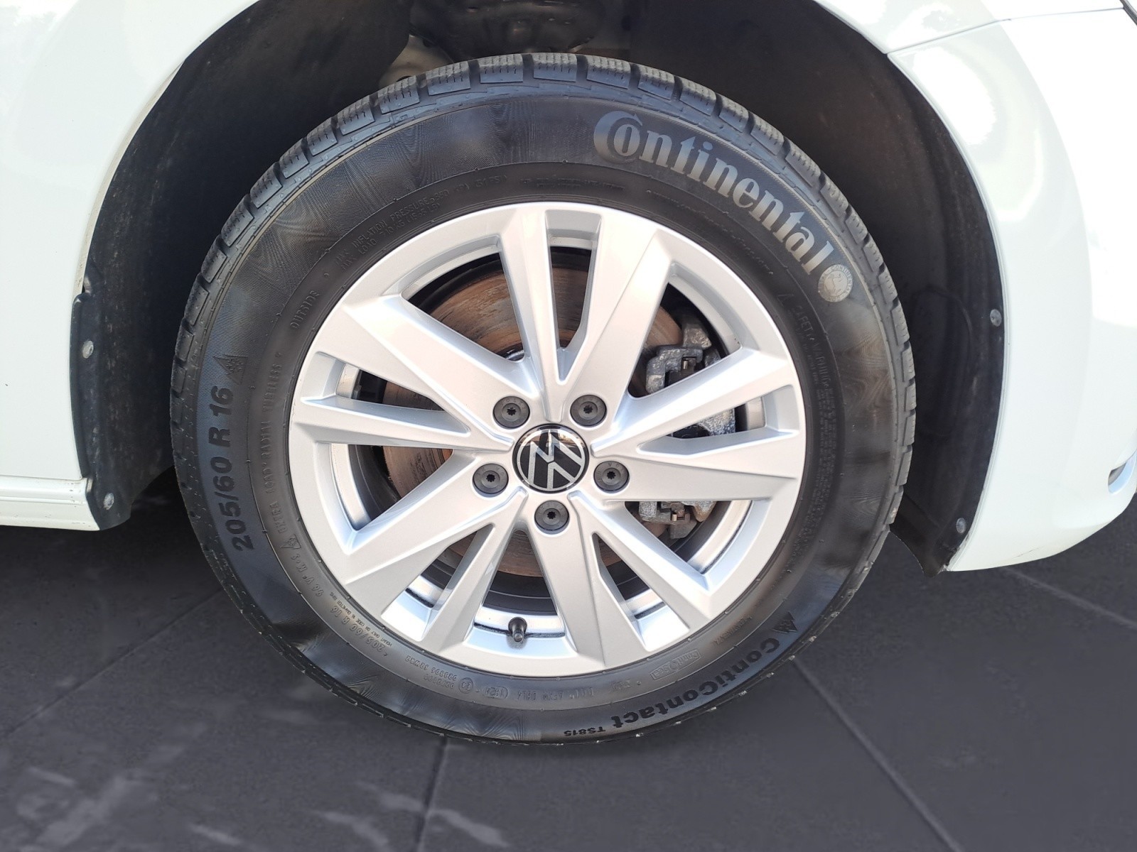 Volkswagen - Touran 1.5 TSI DSG Comfortline